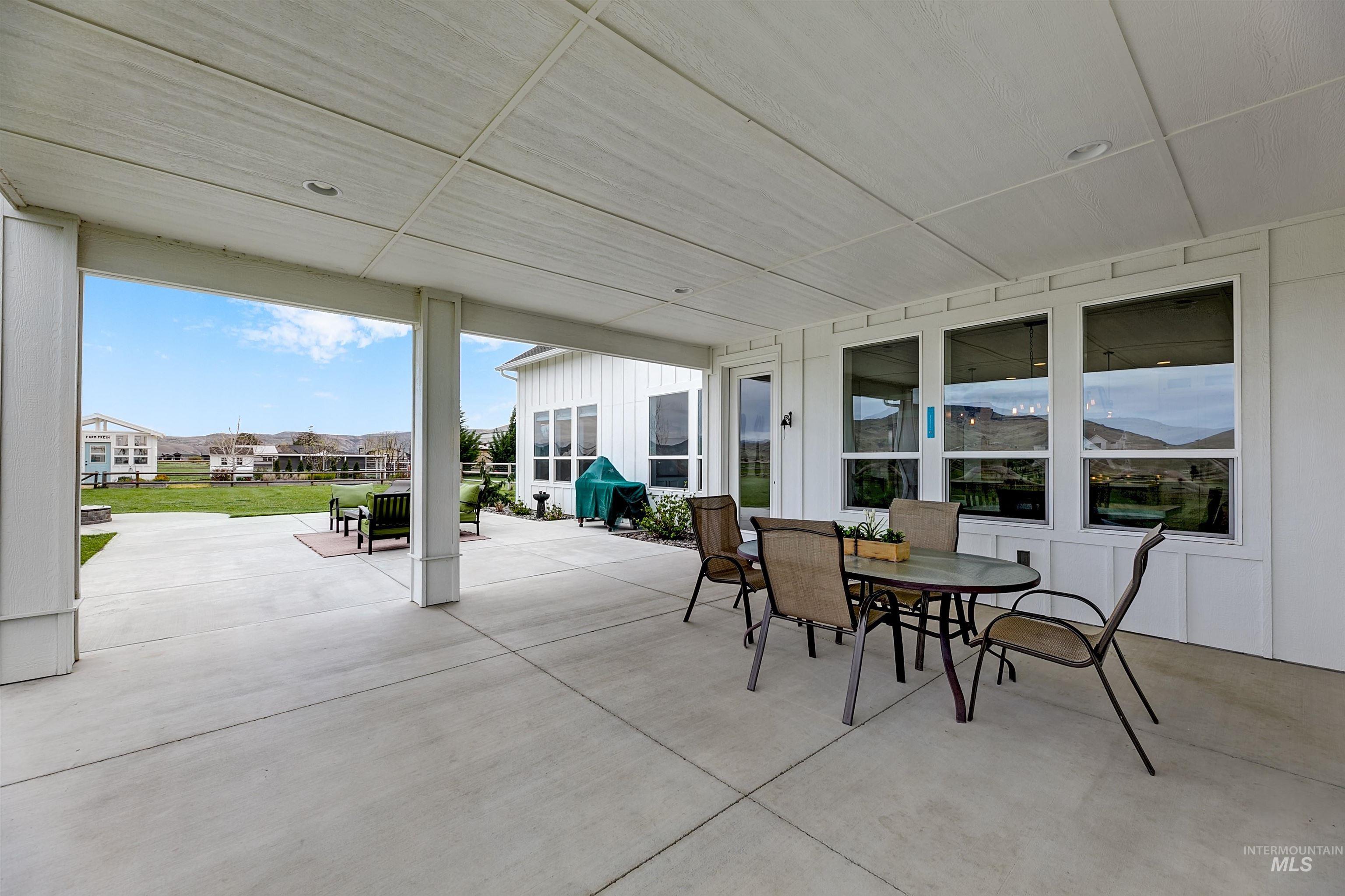 1800 Buttercup Lane, Emmett, Idaho 83617, 4 Bedrooms, 2.5 Bathrooms, Residential For Sale, Price $1,699,000,MLS 98980666