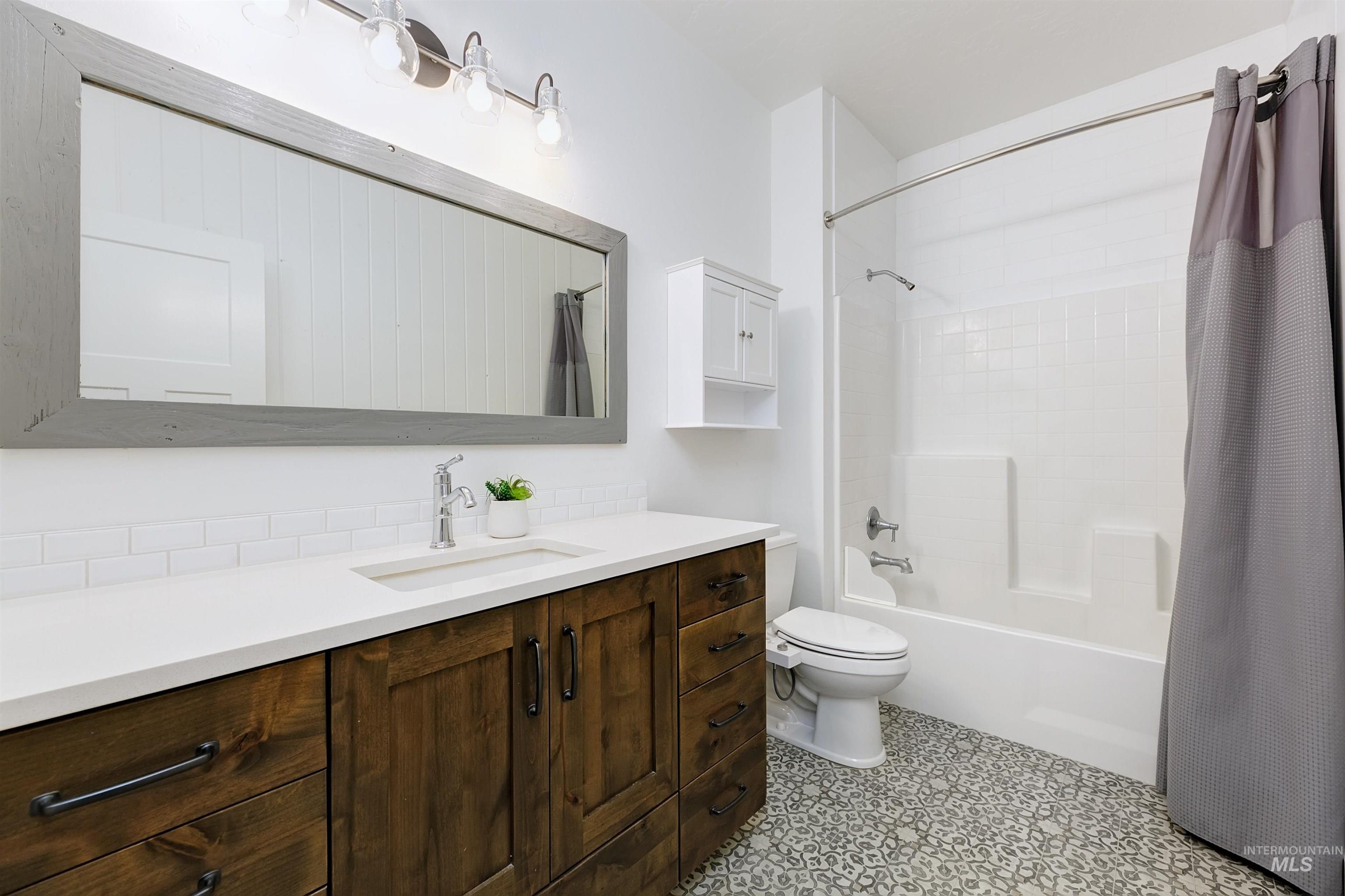 1800 Buttercup Lane, Emmett, Idaho 83617, 4 Bedrooms, 2.5 Bathrooms, Residential For Sale, Price $1,699,000,MLS 98980666