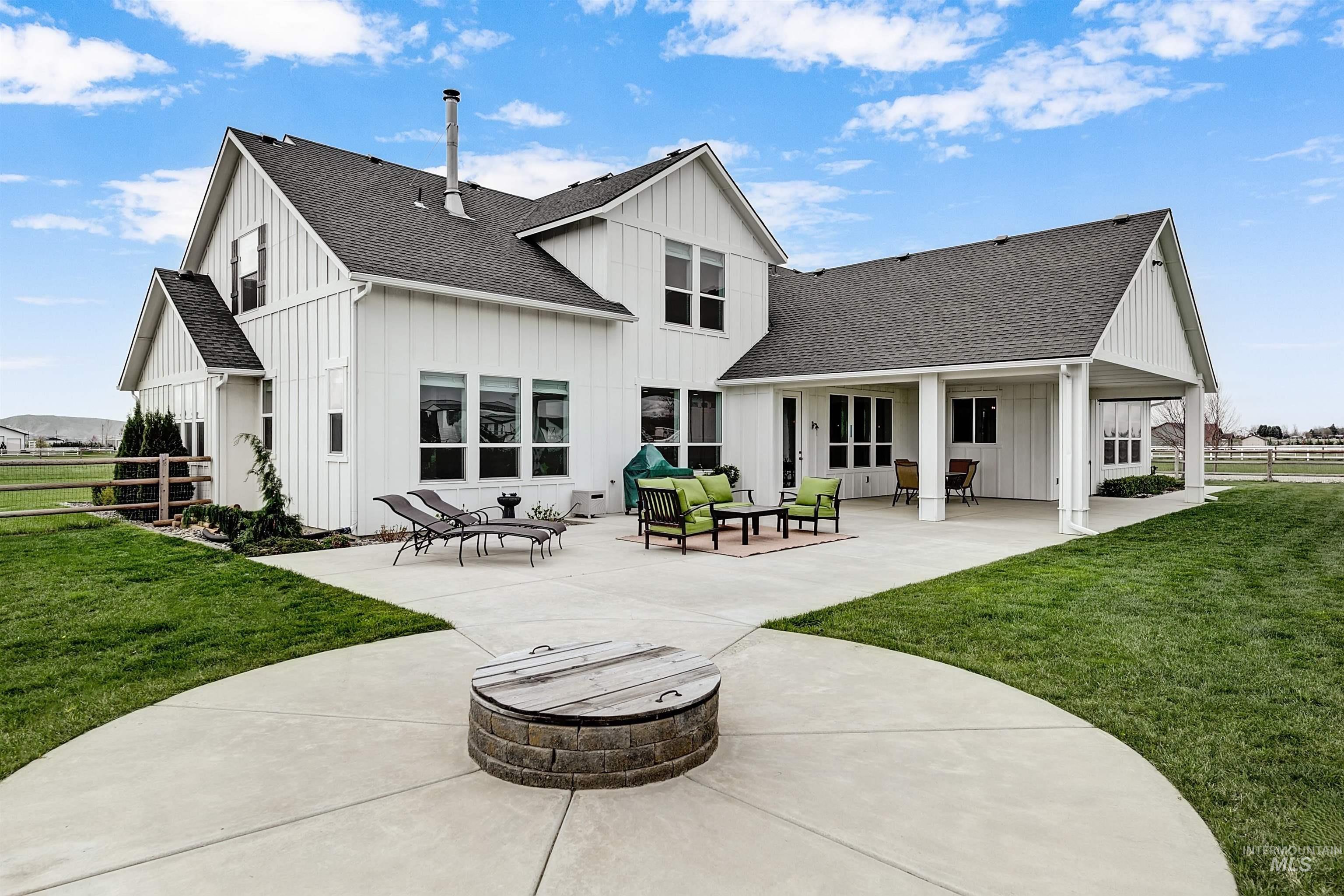 1800 Buttercup Lane, Emmett, Idaho 83617, 4 Bedrooms, 2.5 Bathrooms, Residential For Sale, Price $1,699,000,MLS 98980666