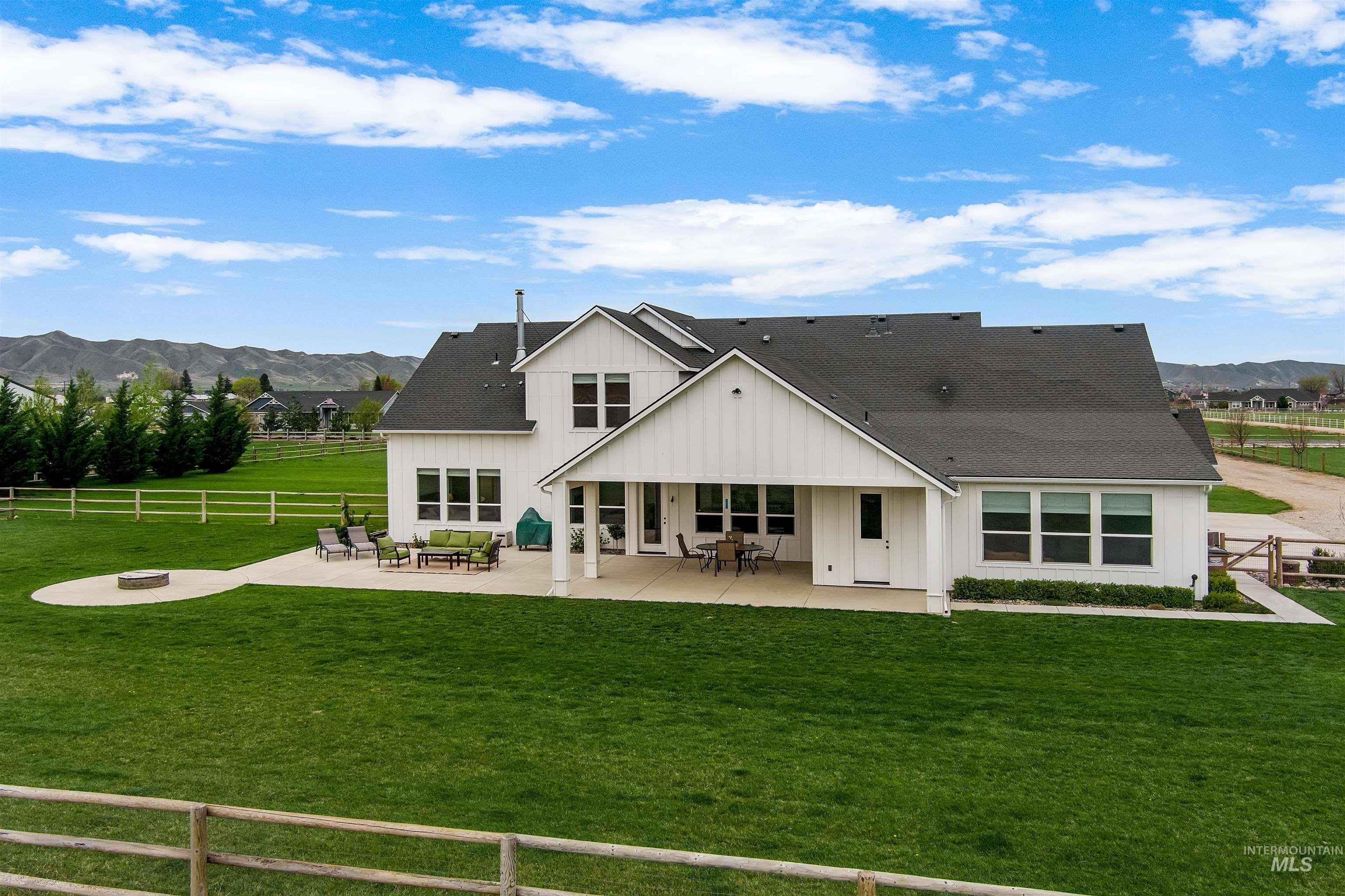 1800 Buttercup Lane, Emmett, Idaho 83617, 4 Bedrooms, 2.5 Bathrooms, Residential For Sale, Price $1,699,000,MLS 98980666