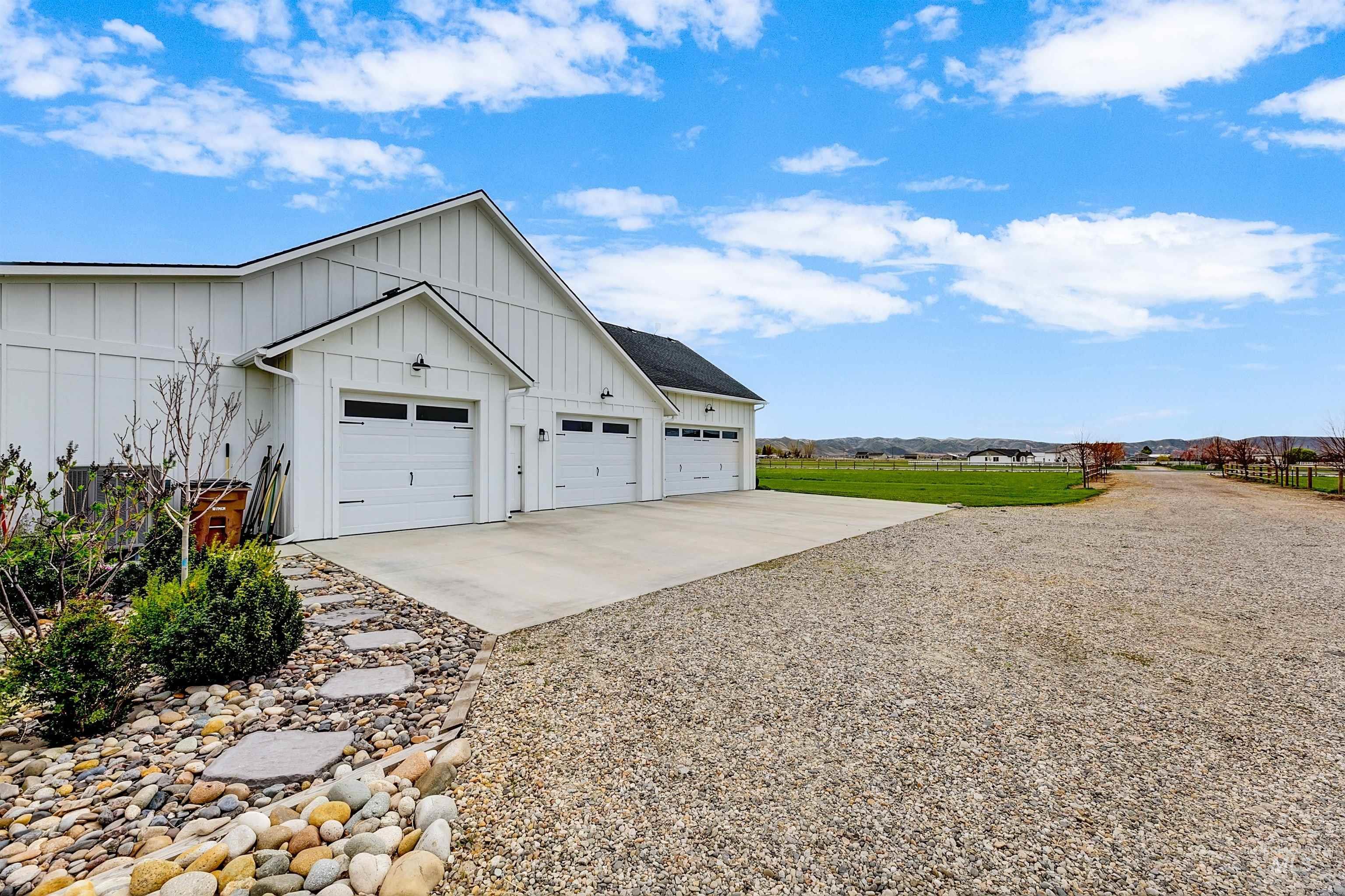 1800 Buttercup Lane, Emmett, Idaho 83617, 4 Bedrooms, 2.5 Bathrooms, Residential For Sale, Price $1,699,000,MLS 98980666