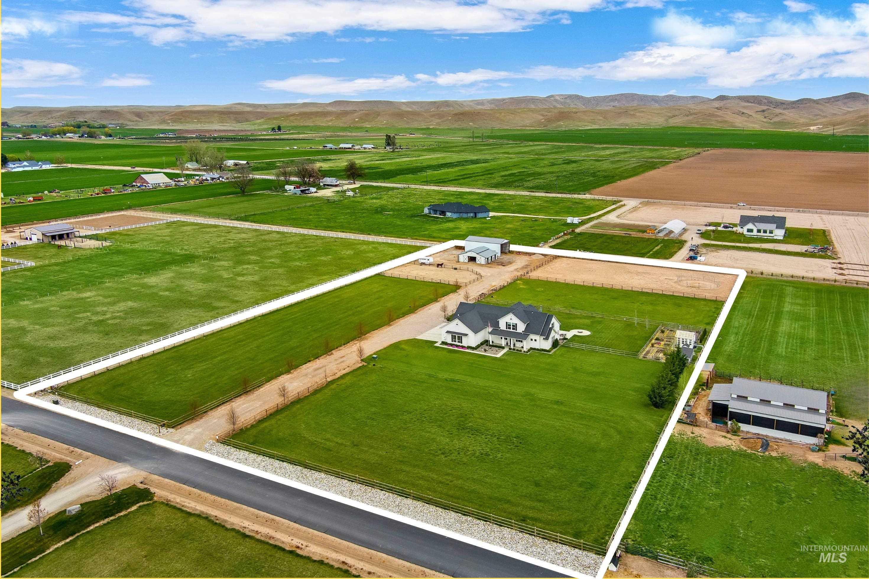 1800 Buttercup Lane, Emmett, Idaho 83617, 4 Bedrooms, 2.5 Bathrooms, Residential For Sale, Price $1,699,000,MLS 98980666