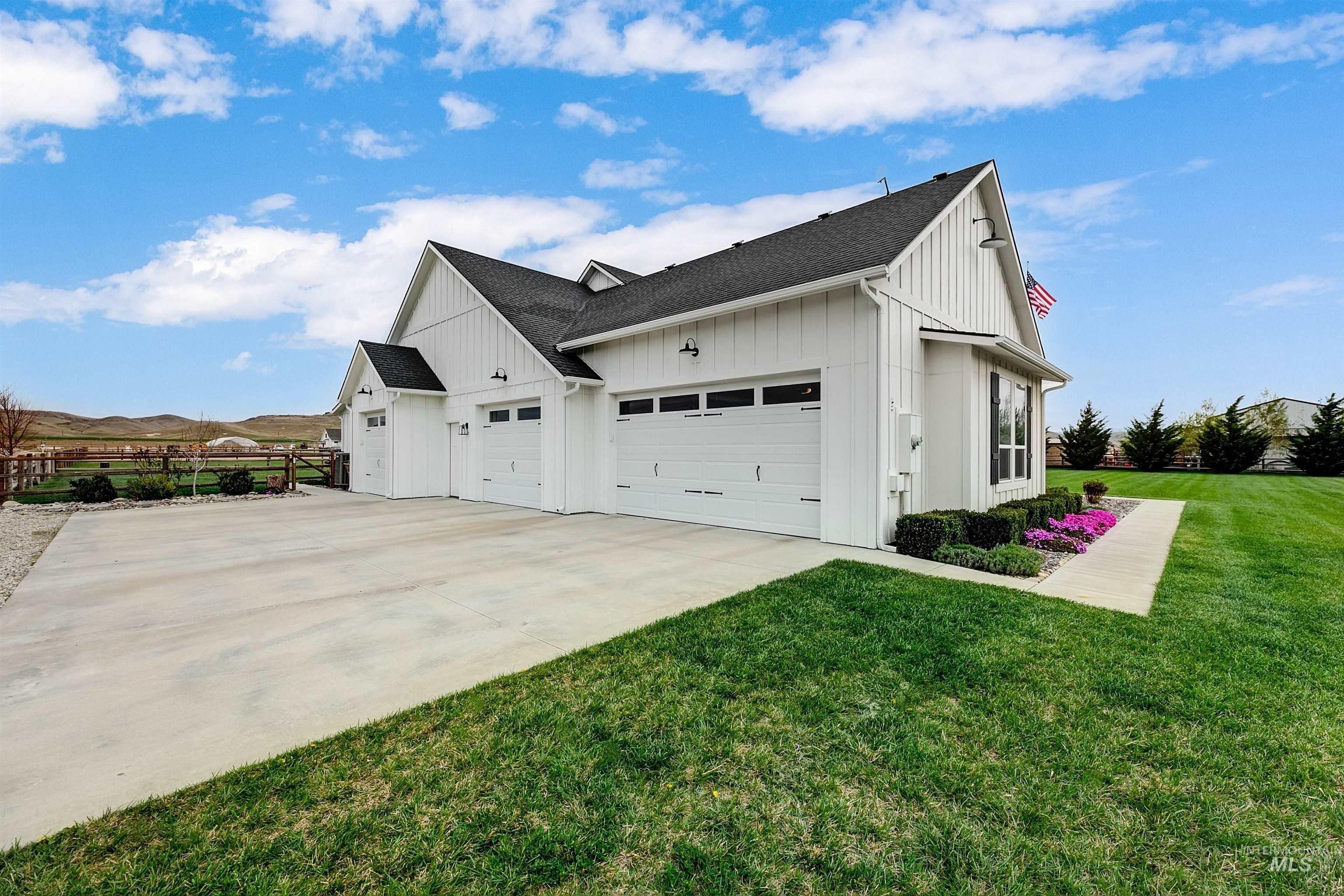 1800 Buttercup Lane, Emmett, Idaho 83617, 4 Bedrooms, 2.5 Bathrooms, Residential For Sale, Price $1,699,000,MLS 98980666