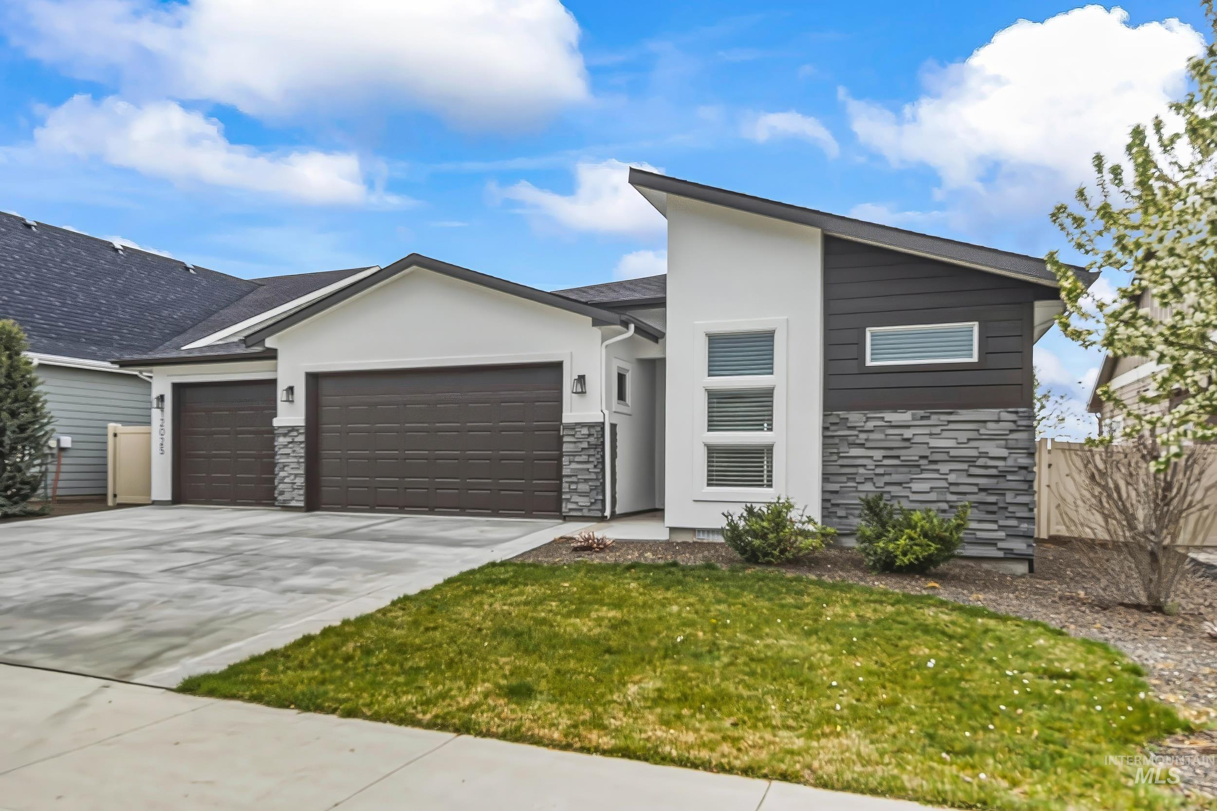 12025 W Endsley St., Star, Idaho 83669, 3 Bedrooms, 2 Bathrooms, Residential For Sale, Price $509,999,MLS 98980675