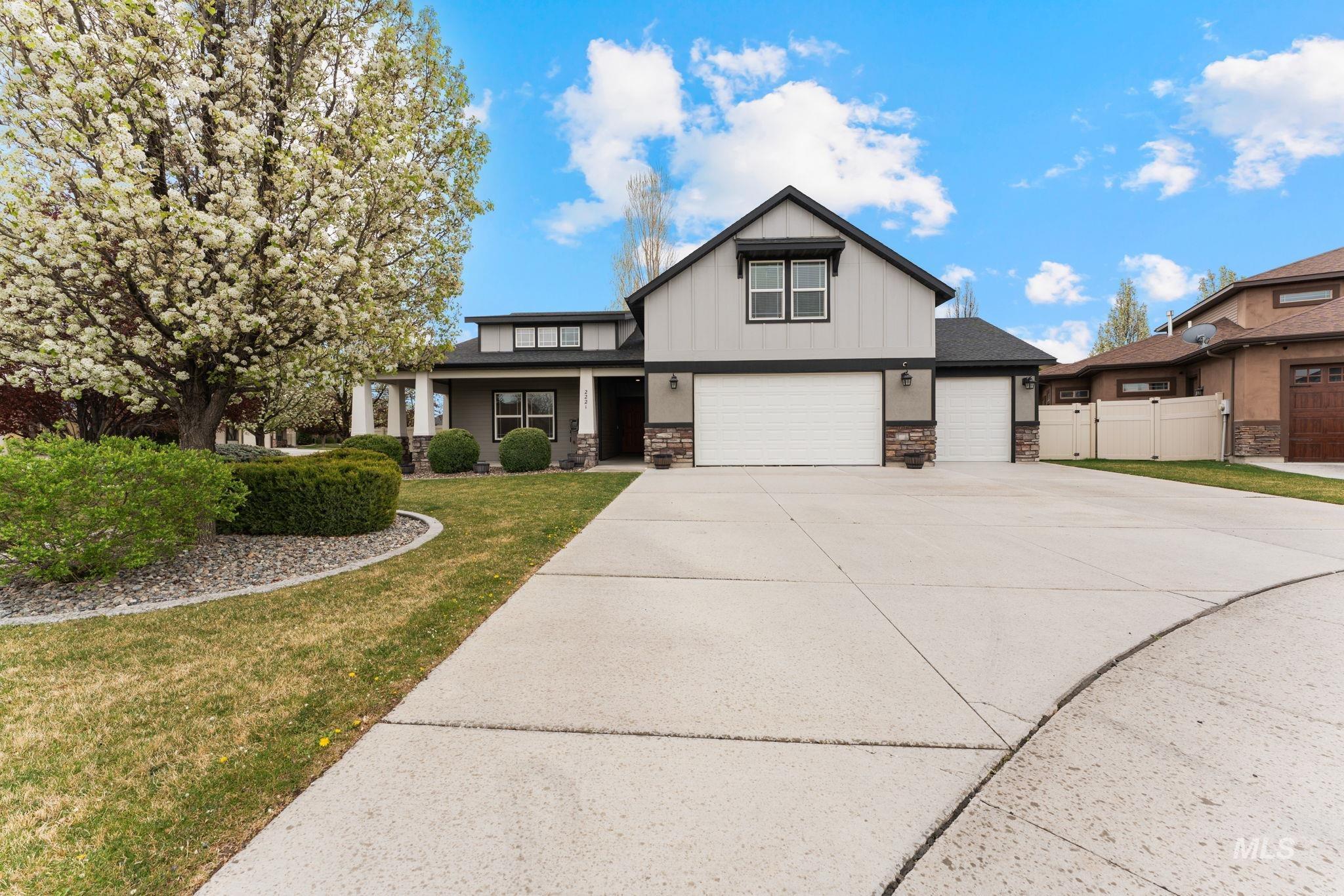 2221 Canyon Trail Way, Twin Falls, Idaho 83301-5412, 4 Bedrooms, 3 Bathrooms, Residential For Sale, Price $564,900,MLS 98980677
