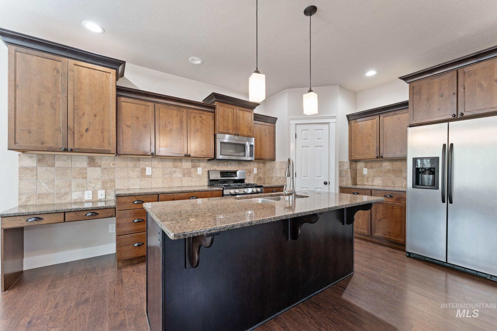 2221 Canyon Trail Way, Twin Falls, Idaho 83301-5412, 4 Bedrooms, 3 Bathrooms, Residential For Sale, Price $564,900,MLS 98980677