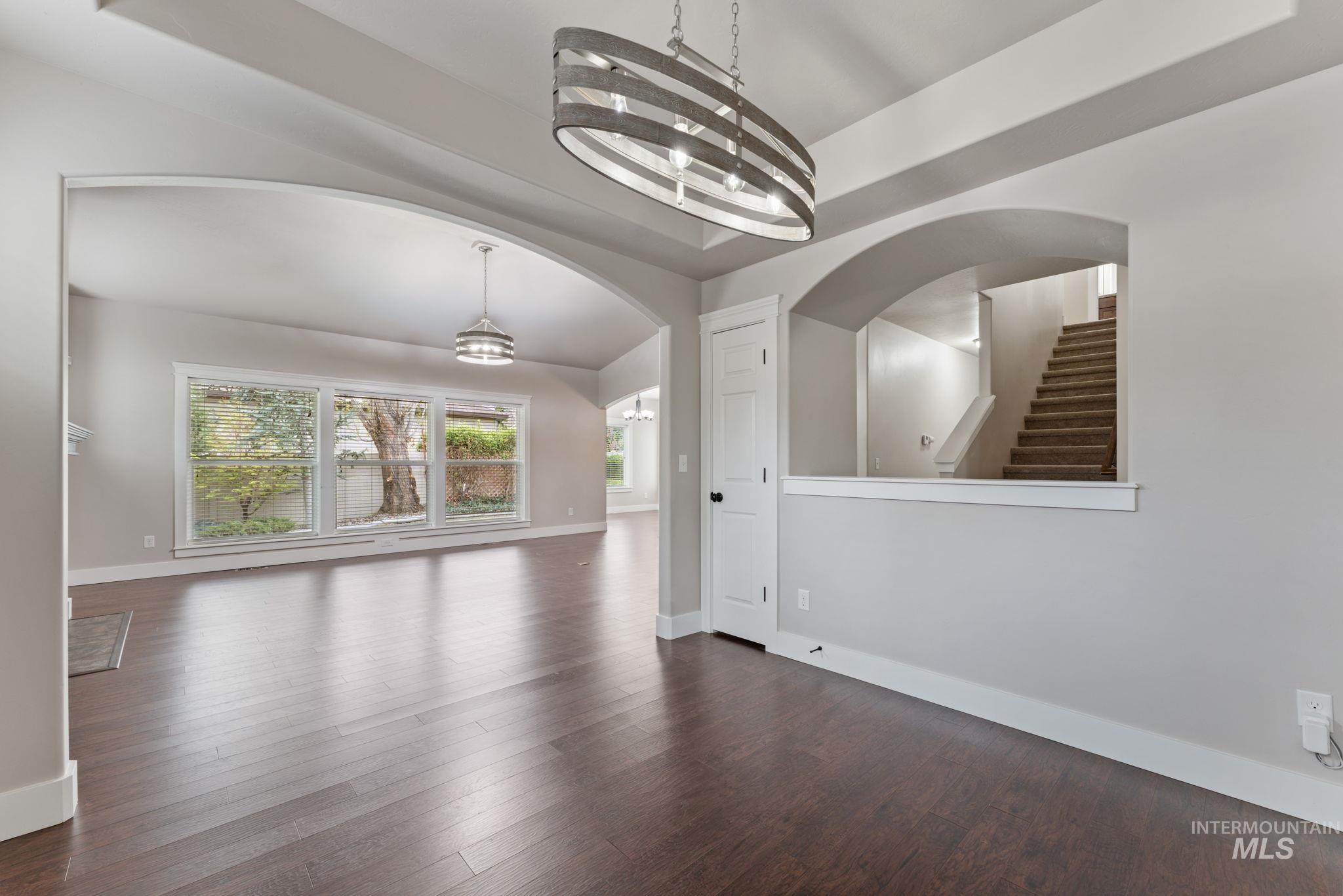 2221 Canyon Trail Way, Twin Falls, Idaho 83301-5412, 4 Bedrooms, 3 Bathrooms, Residential For Sale, Price $564,900,MLS 98980677