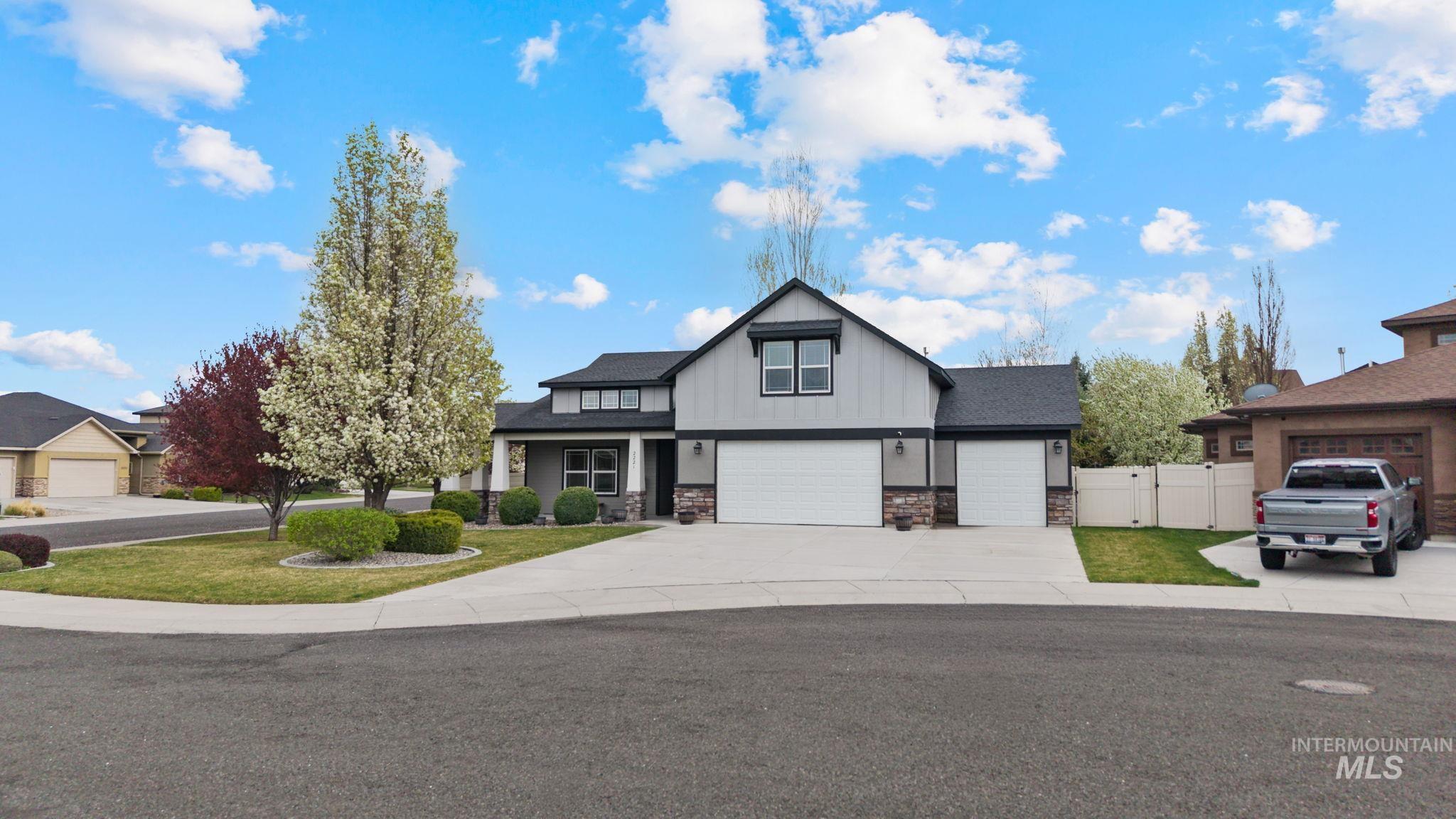 2221 Canyon Trail Way, Twin Falls, Idaho 83301-5412, 4 Bedrooms, 3 Bathrooms, Residential For Sale, Price $564,900,MLS 98980677