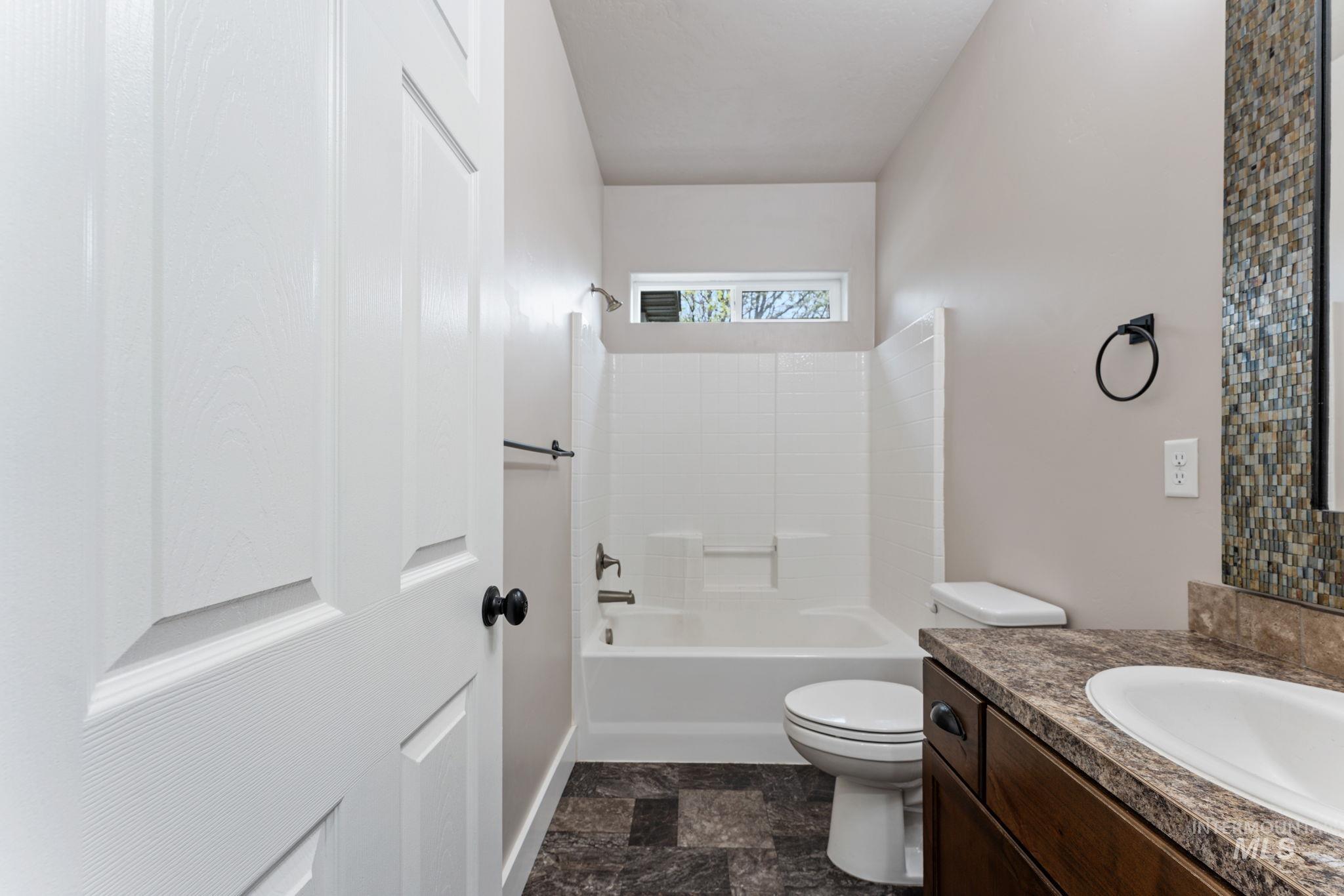 2221 Canyon Trail Way, Twin Falls, Idaho 83301-5412, 4 Bedrooms, 3 Bathrooms, Residential For Sale, Price $564,900,MLS 98980677