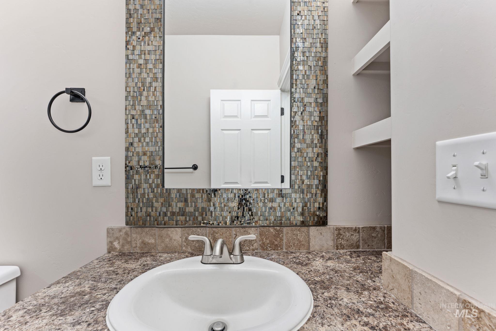 2221 Canyon Trail Way, Twin Falls, Idaho 83301-5412, 4 Bedrooms, 3 Bathrooms, Residential For Sale, Price $564,900,MLS 98980677