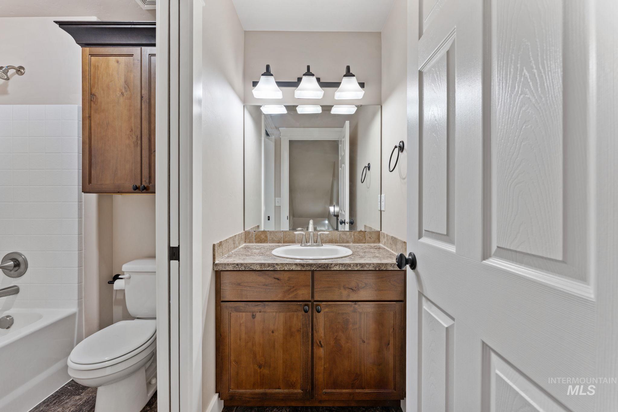 2221 Canyon Trail Way, Twin Falls, Idaho 83301-5412, 4 Bedrooms, 3 Bathrooms, Residential For Sale, Price $564,900,MLS 98980677