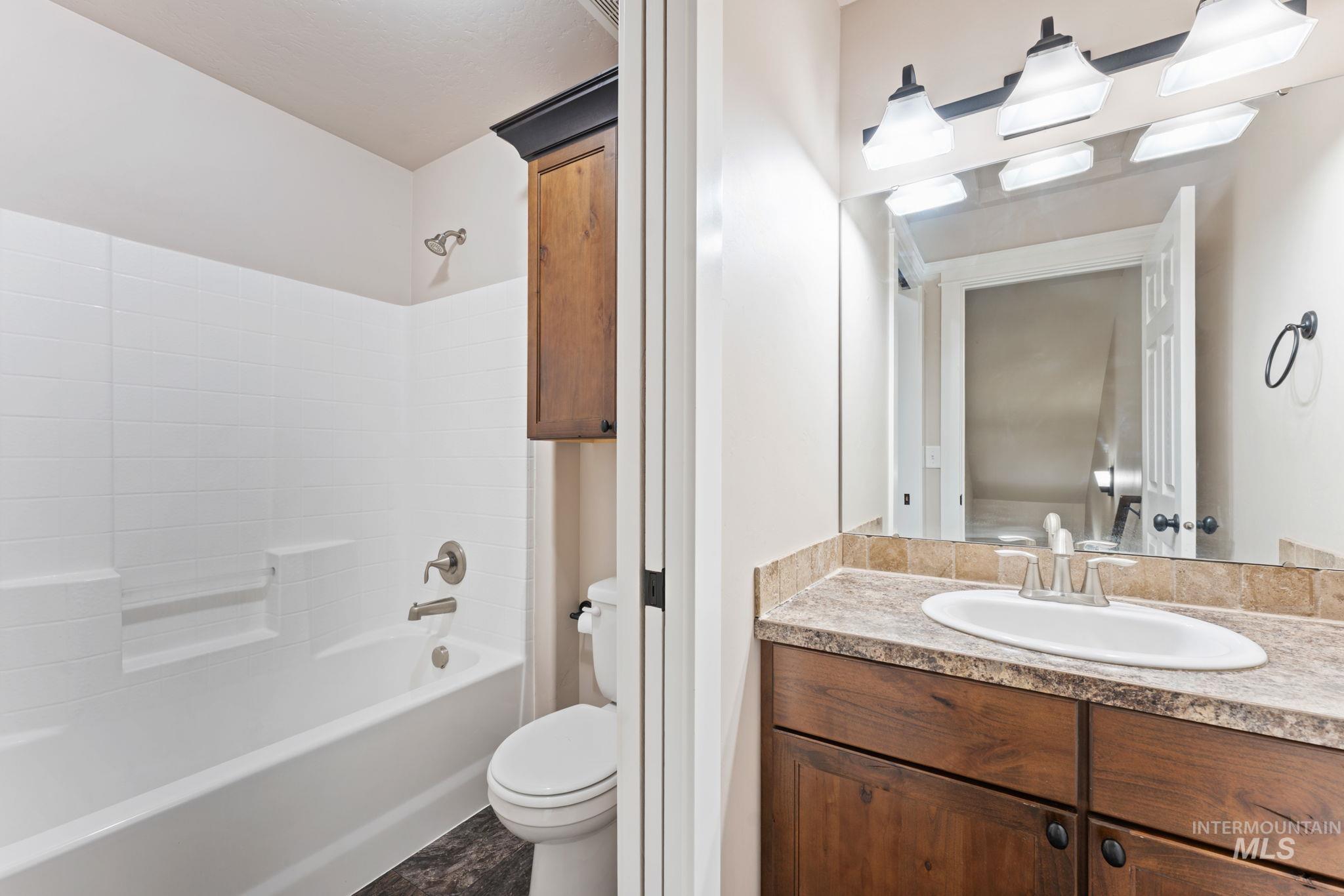 2221 Canyon Trail Way, Twin Falls, Idaho 83301-5412, 4 Bedrooms, 3 Bathrooms, Residential For Sale, Price $564,900,MLS 98980677