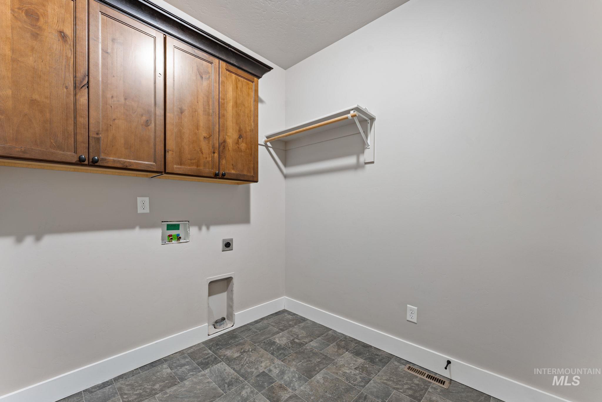 2221 Canyon Trail Way, Twin Falls, Idaho 83301-5412, 4 Bedrooms, 3 Bathrooms, Residential For Sale, Price $564,900,MLS 98980677