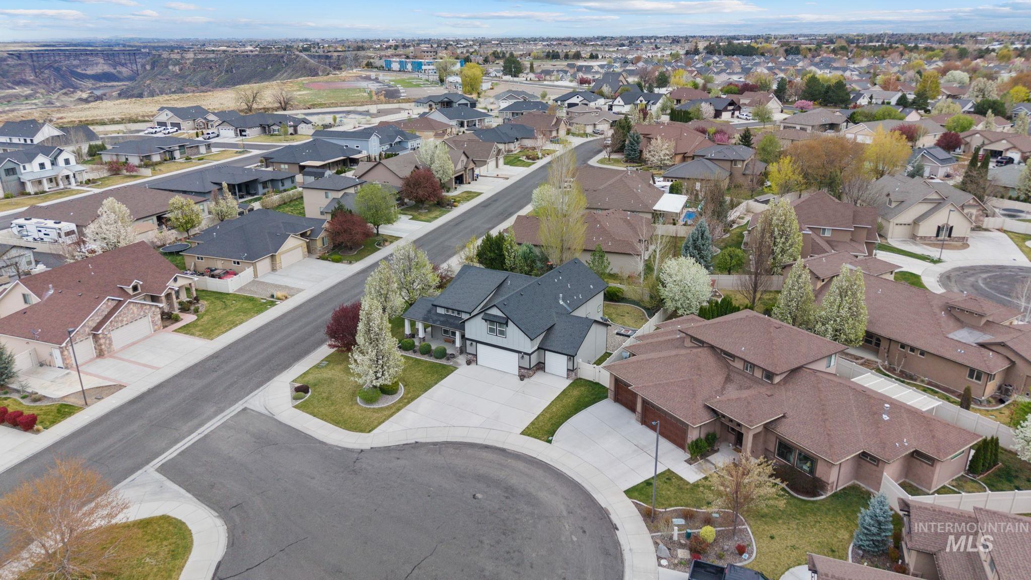 2221 Canyon Trail Way, Twin Falls, Idaho 83301-5412, 4 Bedrooms, 3 Bathrooms, Residential For Sale, Price $564,900,MLS 98980677