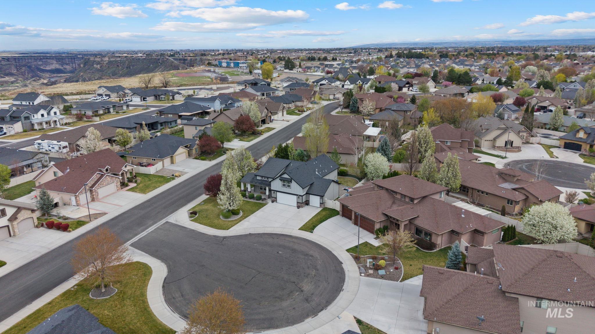 2221 Canyon Trail Way, Twin Falls, Idaho 83301-5412, 4 Bedrooms, 3 Bathrooms, Residential For Sale, Price $564,900,MLS 98980677