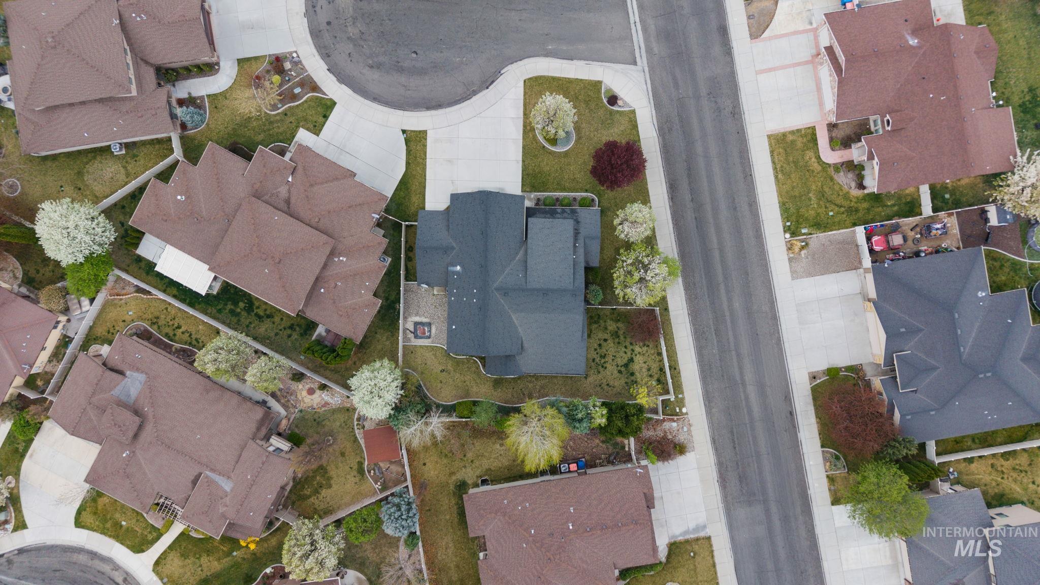 2221 Canyon Trail Way, Twin Falls, Idaho 83301-5412, 4 Bedrooms, 3 Bathrooms, Residential For Sale, Price $564,900,MLS 98980677