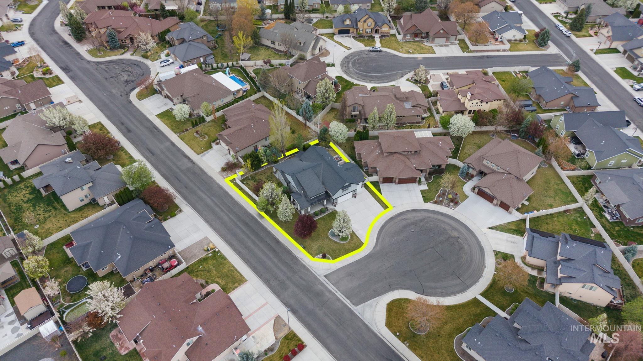 2221 Canyon Trail Way, Twin Falls, Idaho 83301-5412, 4 Bedrooms, 3 Bathrooms, Residential For Sale, Price $564,900,MLS 98980677