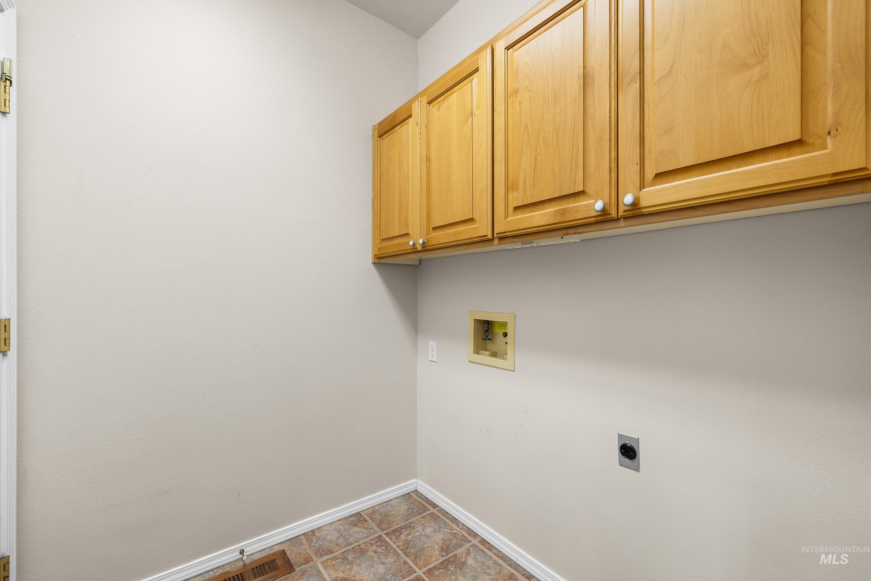 5583 W Harborcove Ln, Boise, Idaho 83703, 2 Bedrooms, 2 Bathrooms, Residential For Sale, Price $499,000,MLS 98980678