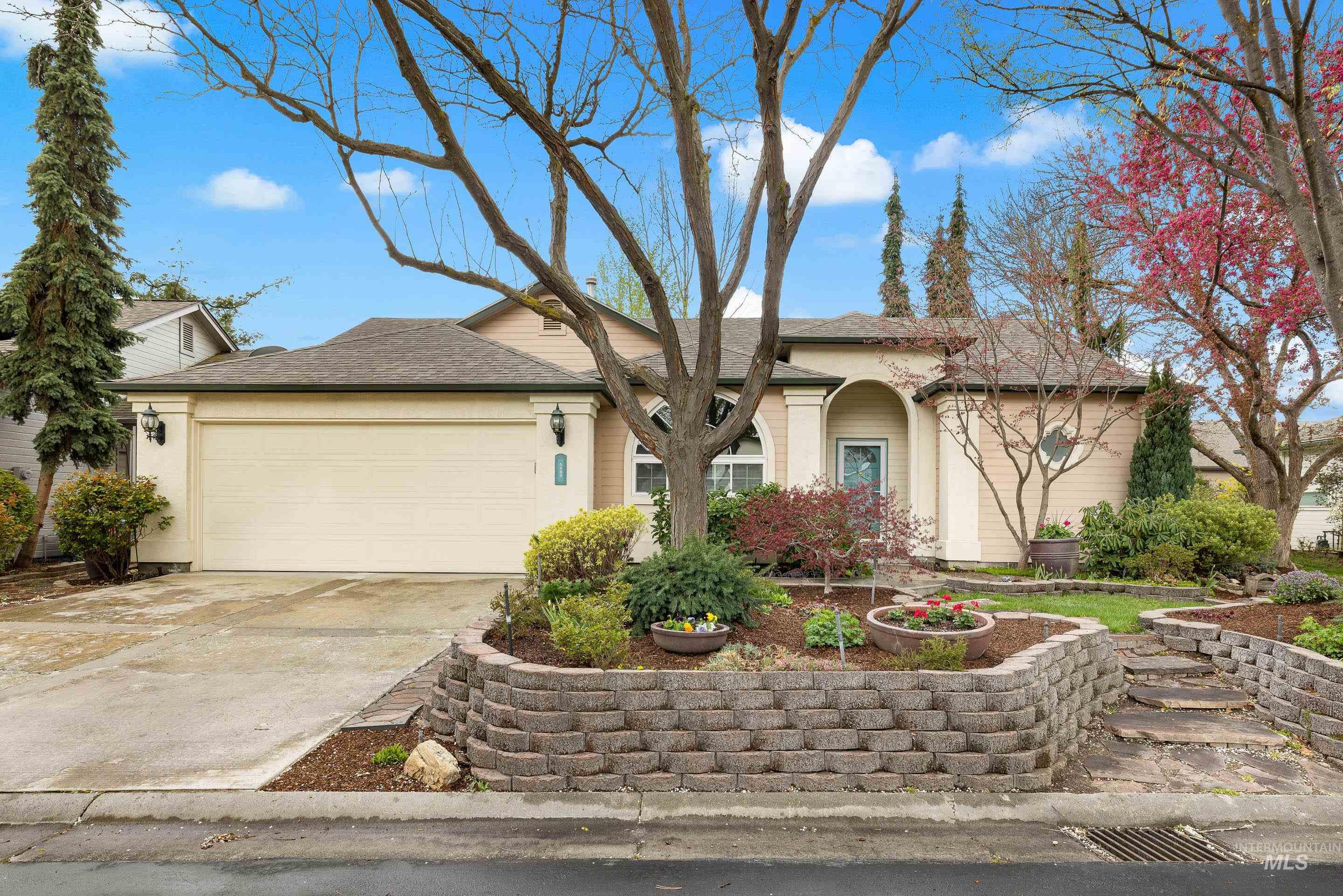 5583 W Harborcove Ln, Boise, Idaho 83703, 2 Bedrooms, 2 Bathrooms, Residential For Sale, Price $499,000,MLS 98980678