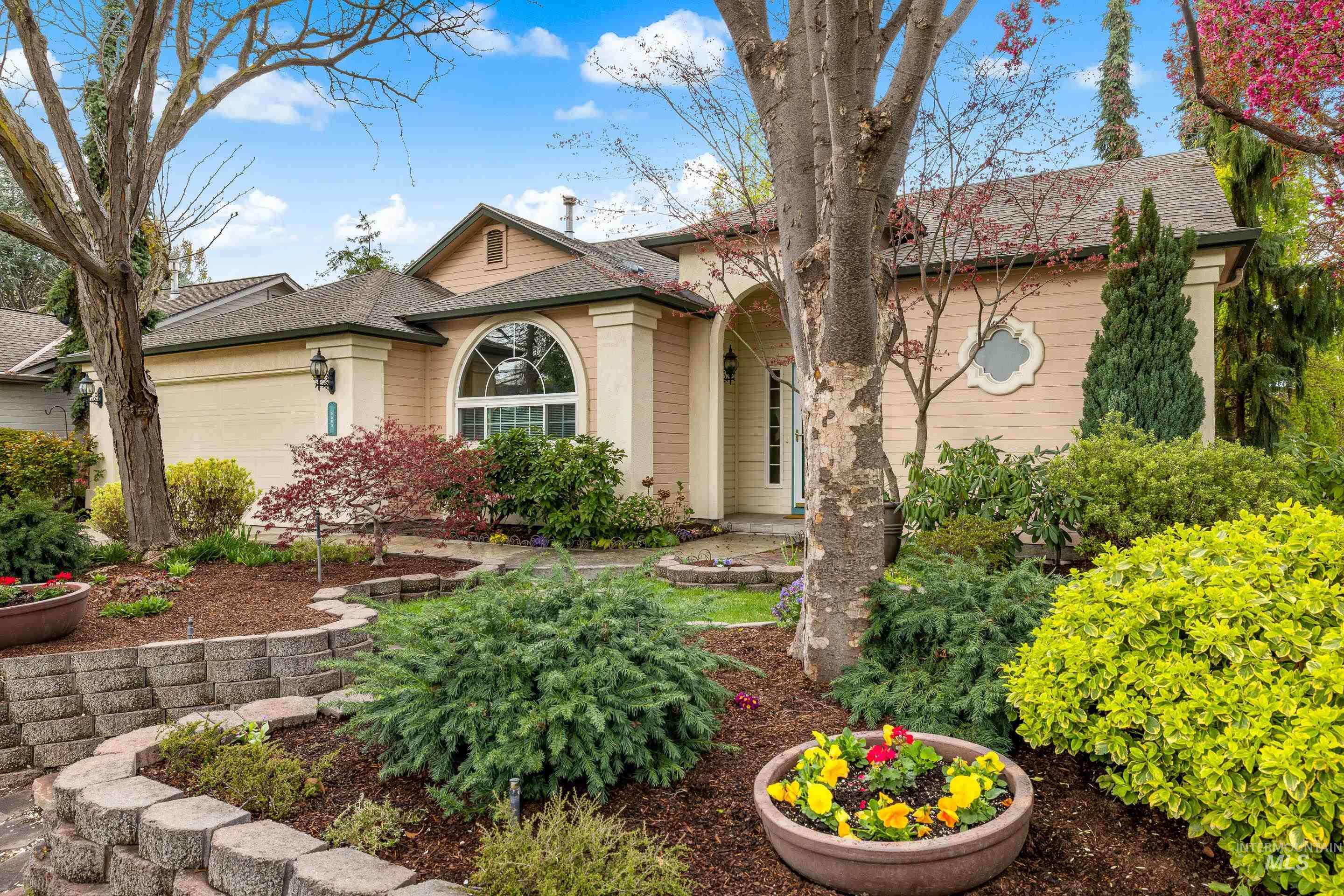 5583 W Harborcove Ln, Boise, Idaho 83703, 2 Bedrooms, 2 Bathrooms, Residential For Sale, Price $499,000,MLS 98980678