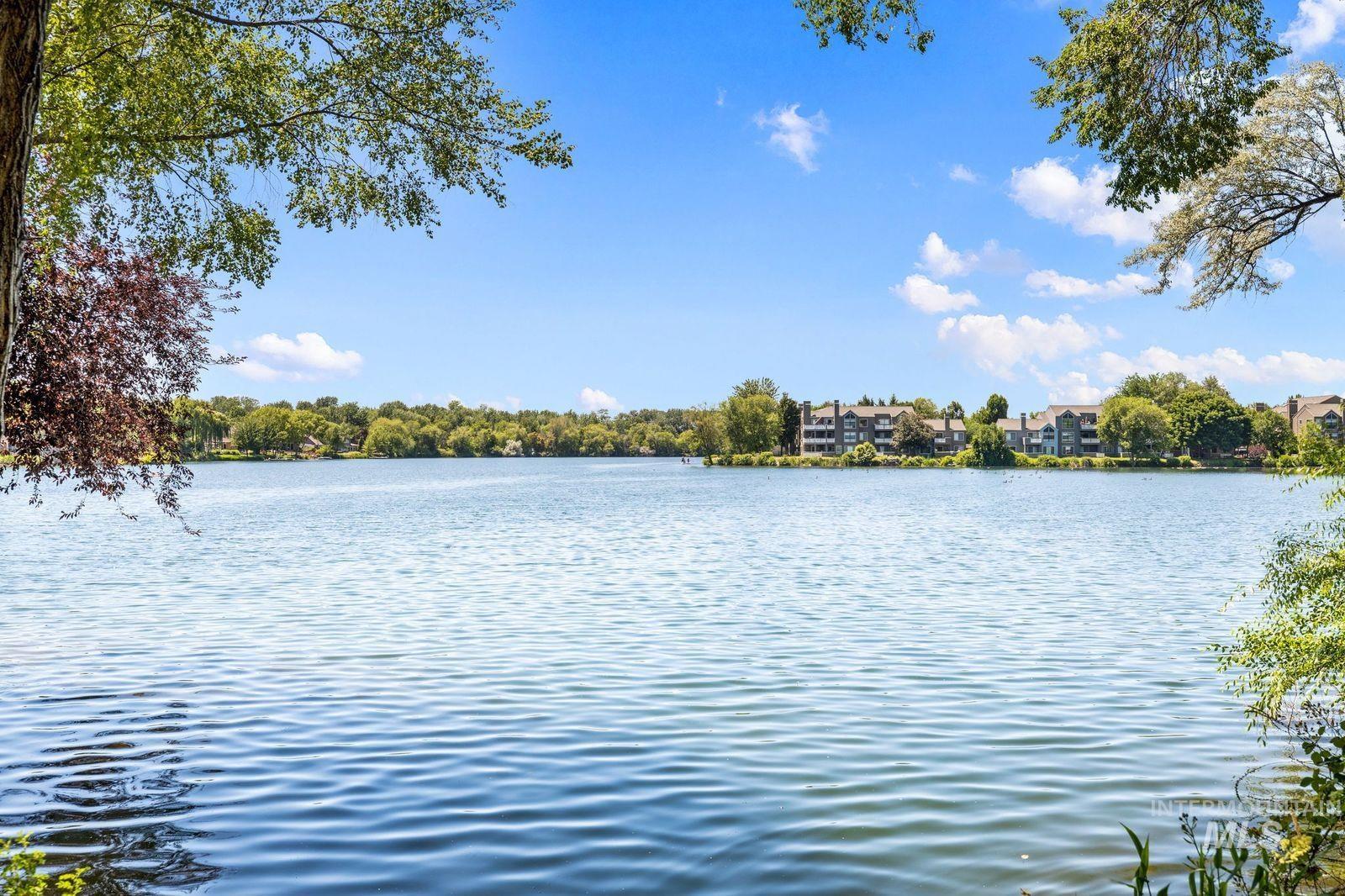 5583 W Harborcove Ln, Boise, Idaho 83703, 2 Bedrooms, 2 Bathrooms, Residential For Sale, Price $499,000,MLS 98980678