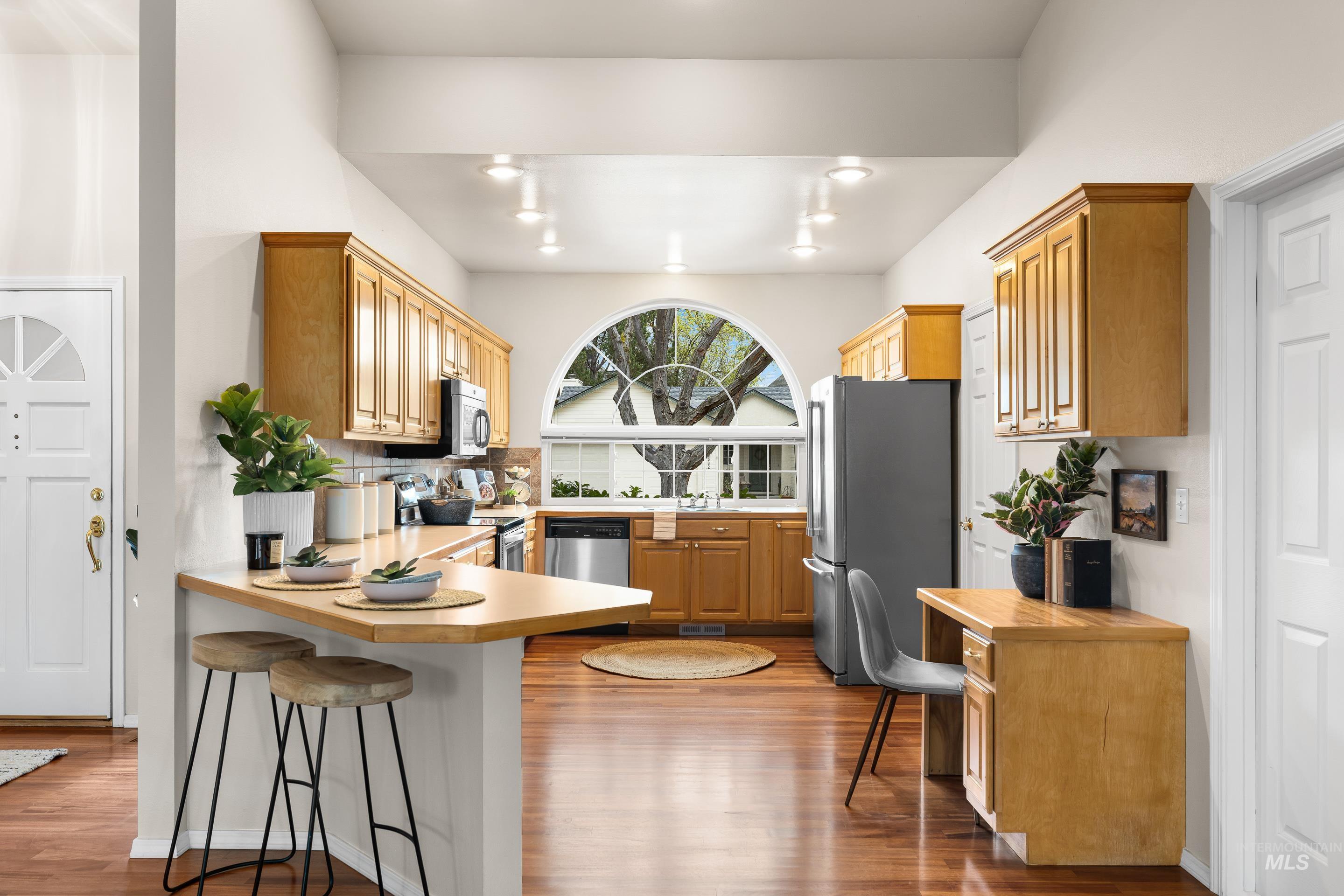 5583 W Harborcove Ln, Boise, Idaho 83703, 2 Bedrooms, 2 Bathrooms, Residential For Sale, Price $499,000,MLS 98980678