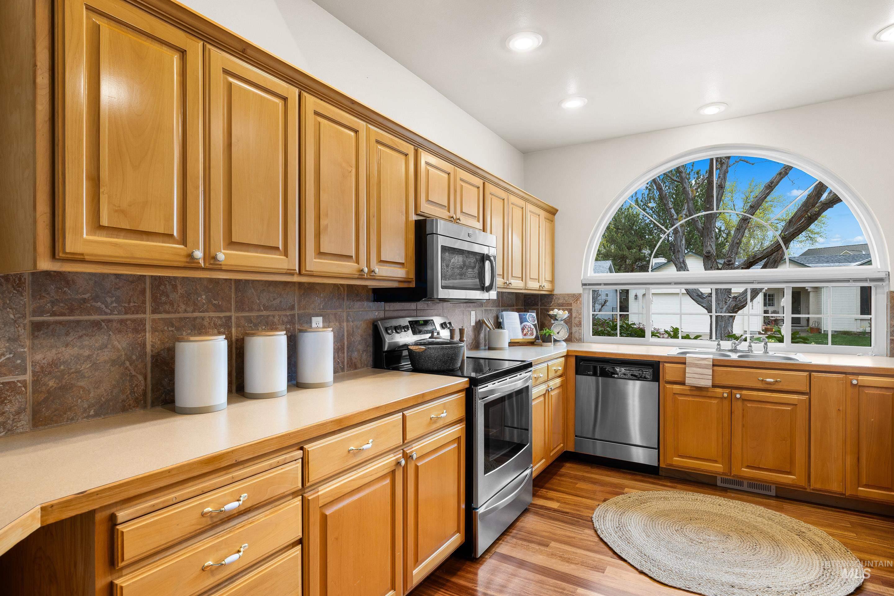 5583 W Harborcove Ln, Boise, Idaho 83703, 2 Bedrooms, 2 Bathrooms, Residential For Sale, Price $499,000,MLS 98980678