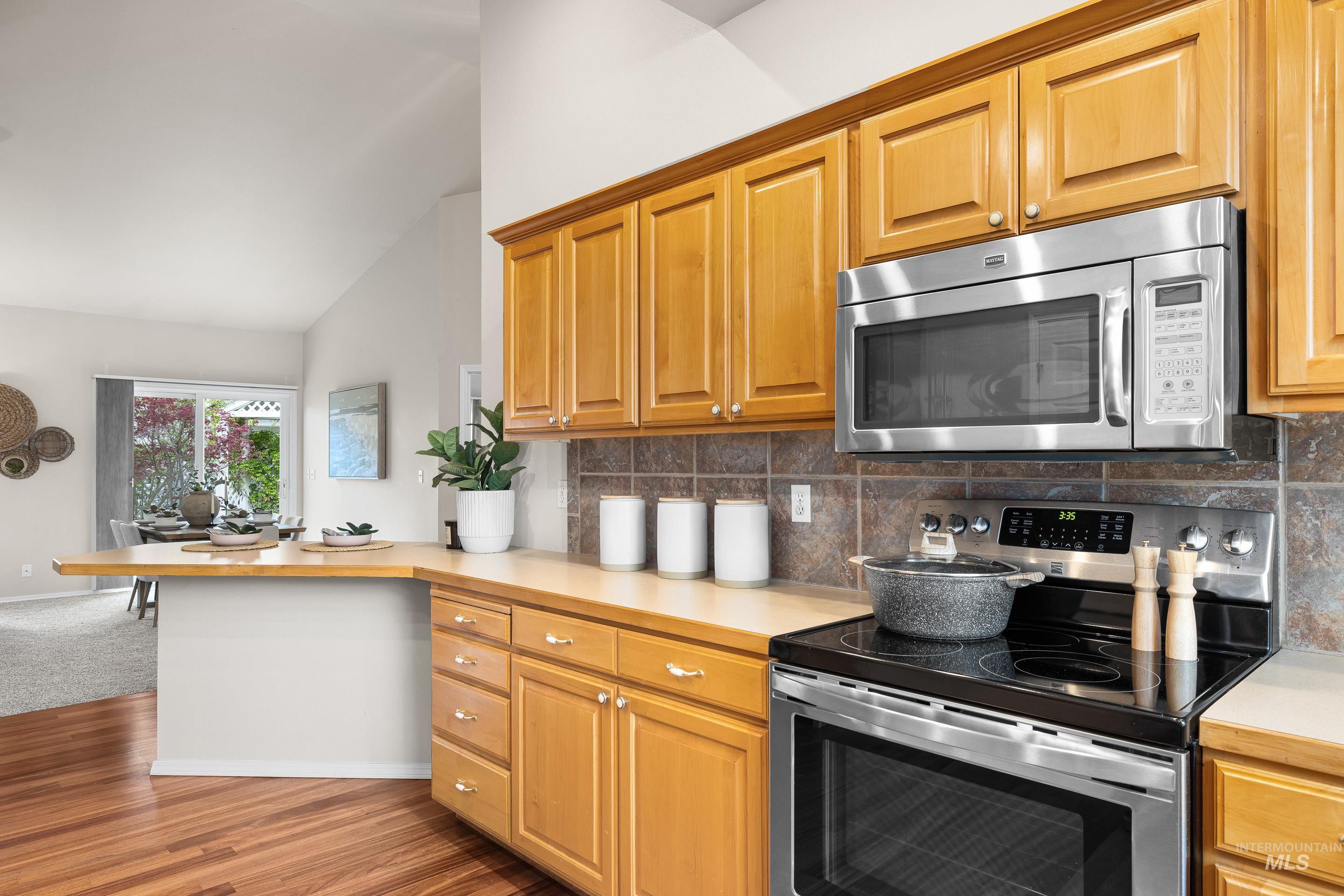 5583 W Harborcove Ln, Boise, Idaho 83703, 2 Bedrooms, 2 Bathrooms, Residential For Sale, Price $499,000,MLS 98980678