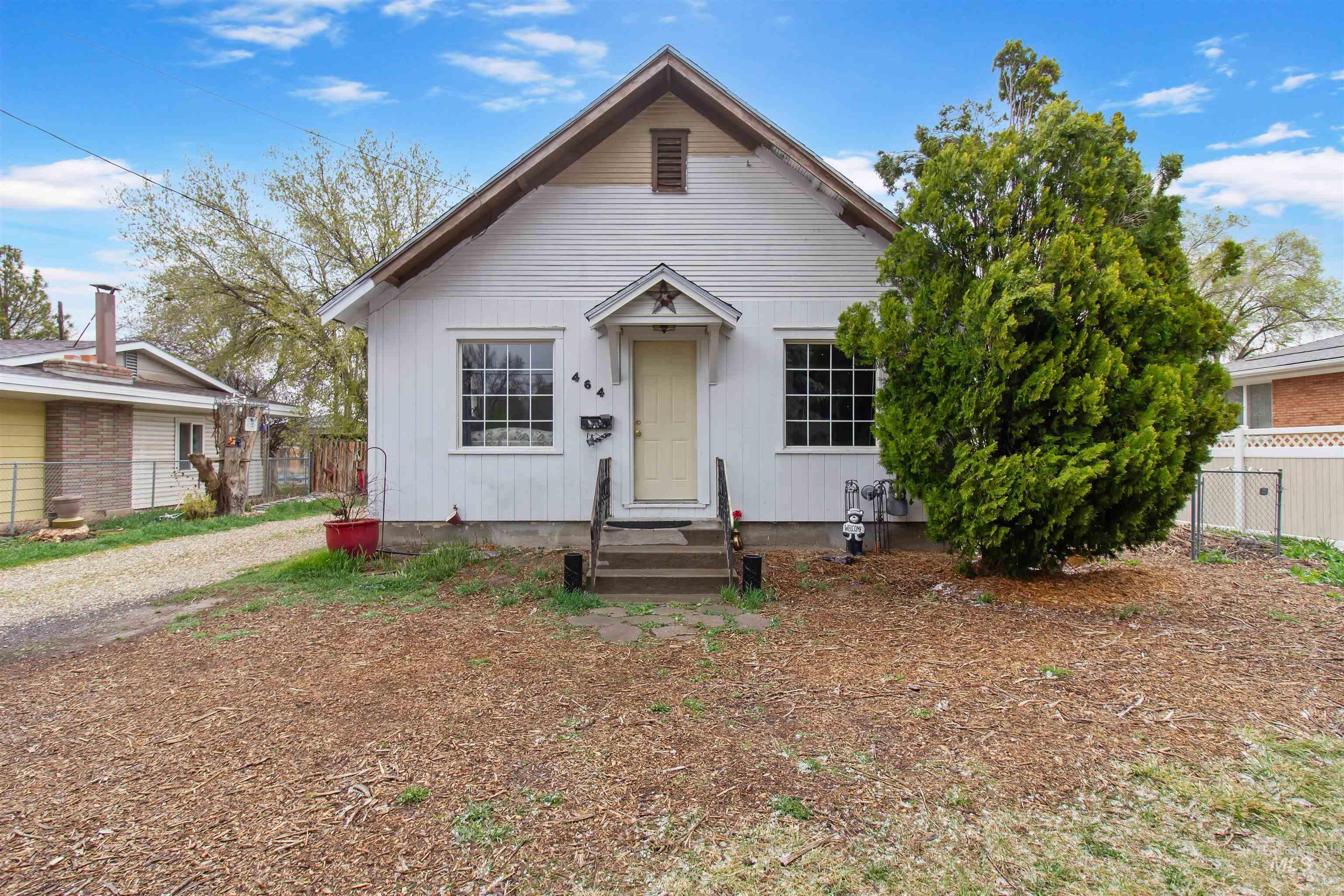 464 Heyburn Ave W, Twin Falls, Idaho 83301, 3 Bedrooms, 2 Bathrooms, Residential For Sale, Price $299,000,MLS 98980682