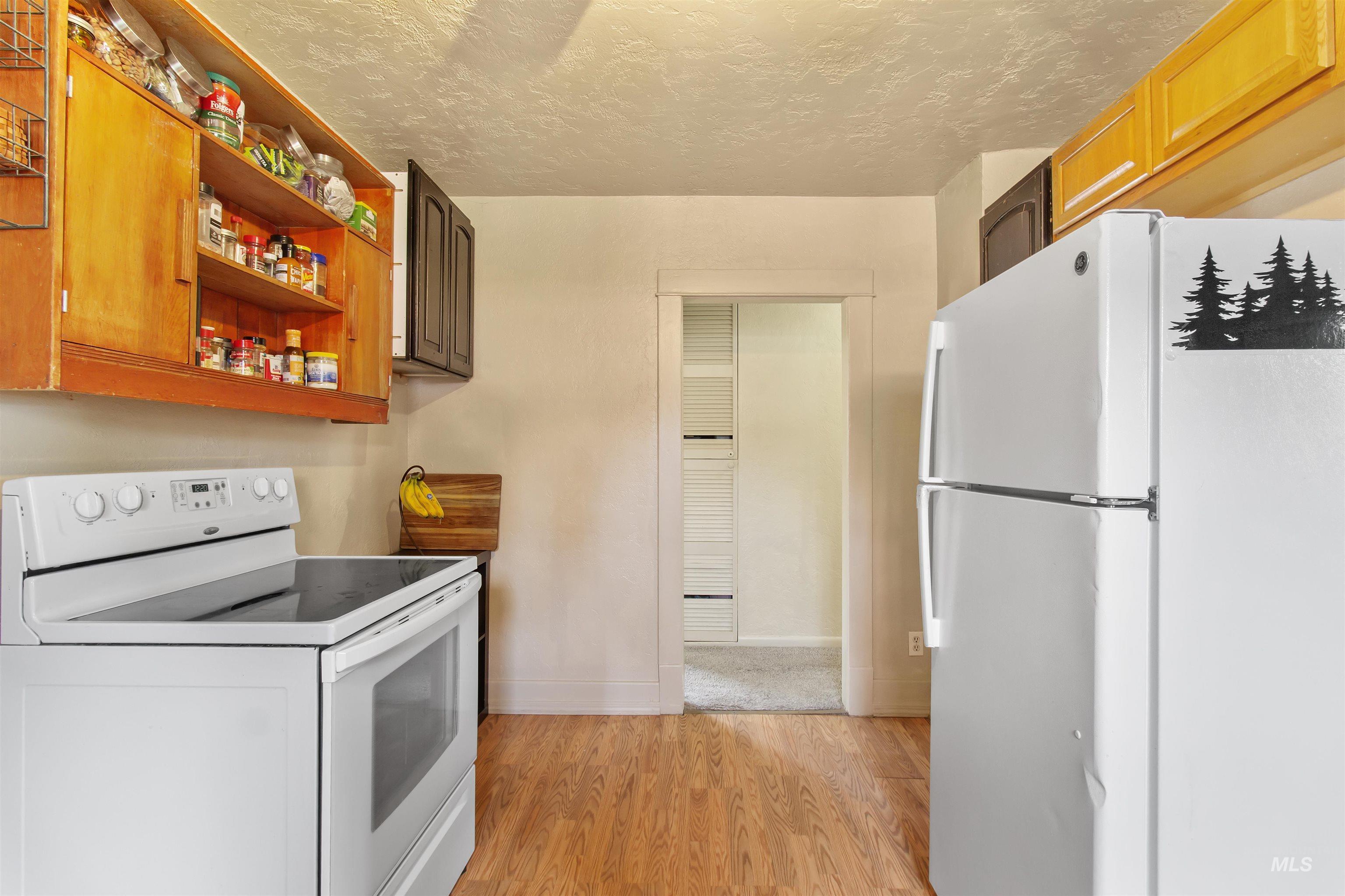 464 Heyburn Ave W, Twin Falls, Idaho 83301, 3 Bedrooms, 2 Bathrooms, Residential For Sale, Price $299,000,MLS 98980682