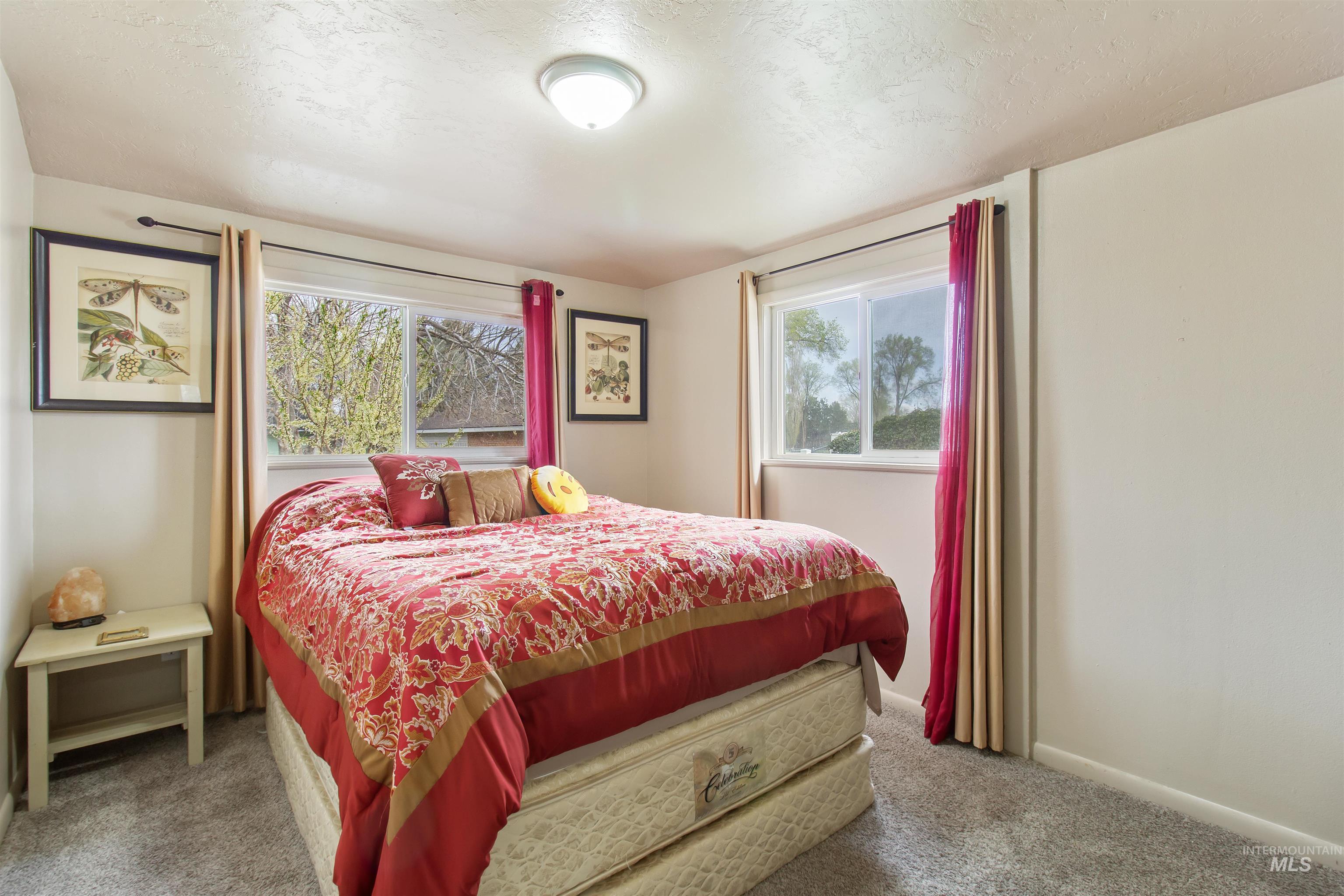 464 Heyburn Ave W, Twin Falls, Idaho 83301, 3 Bedrooms, 2 Bathrooms, Residential For Sale, Price $299,000,MLS 98980682