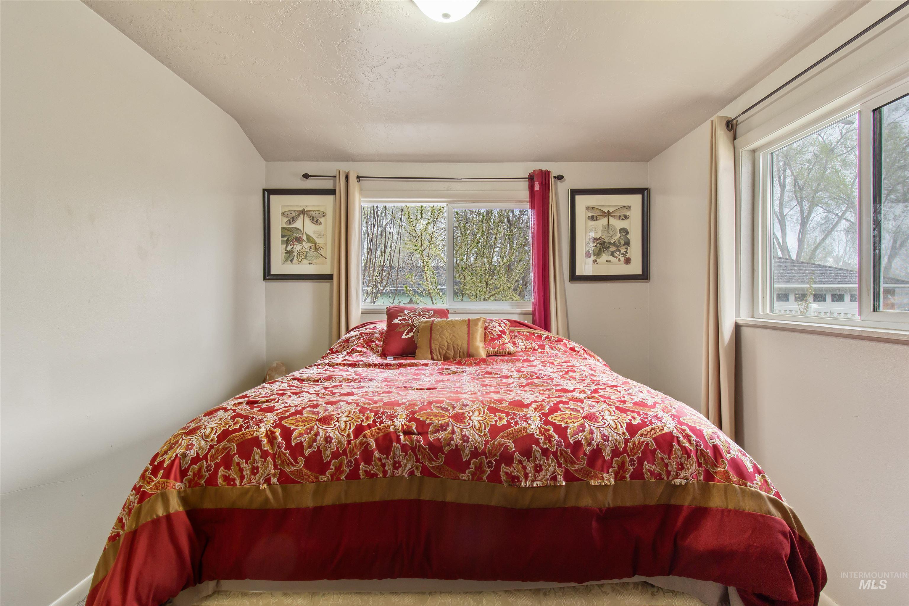 464 Heyburn Ave W, Twin Falls, Idaho 83301, 3 Bedrooms, 2 Bathrooms, Residential For Sale, Price $299,000,MLS 98980682