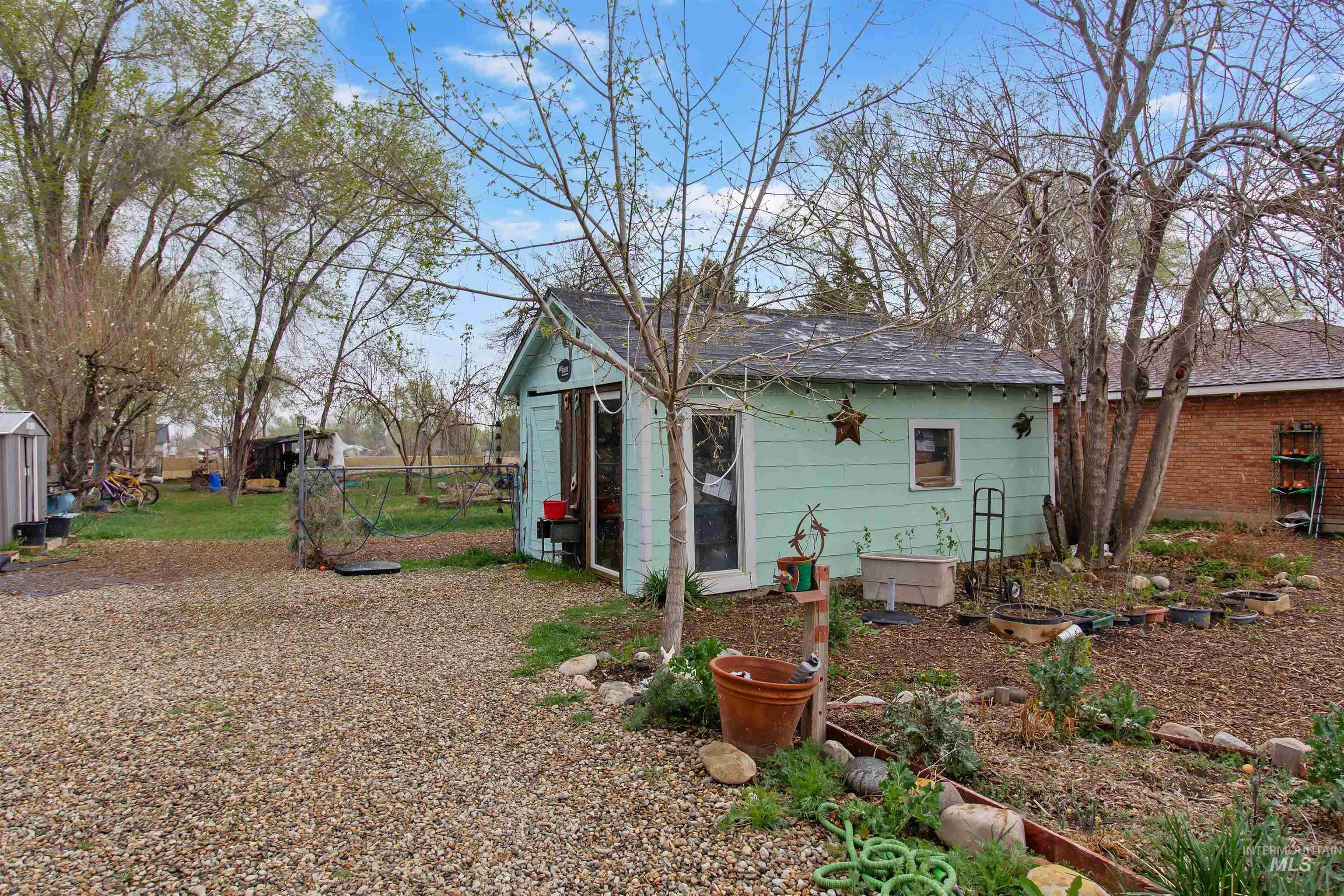 464 Heyburn Ave W, Twin Falls, Idaho 83301, 3 Bedrooms, 2 Bathrooms, Residential For Sale, Price $299,000,MLS 98980682