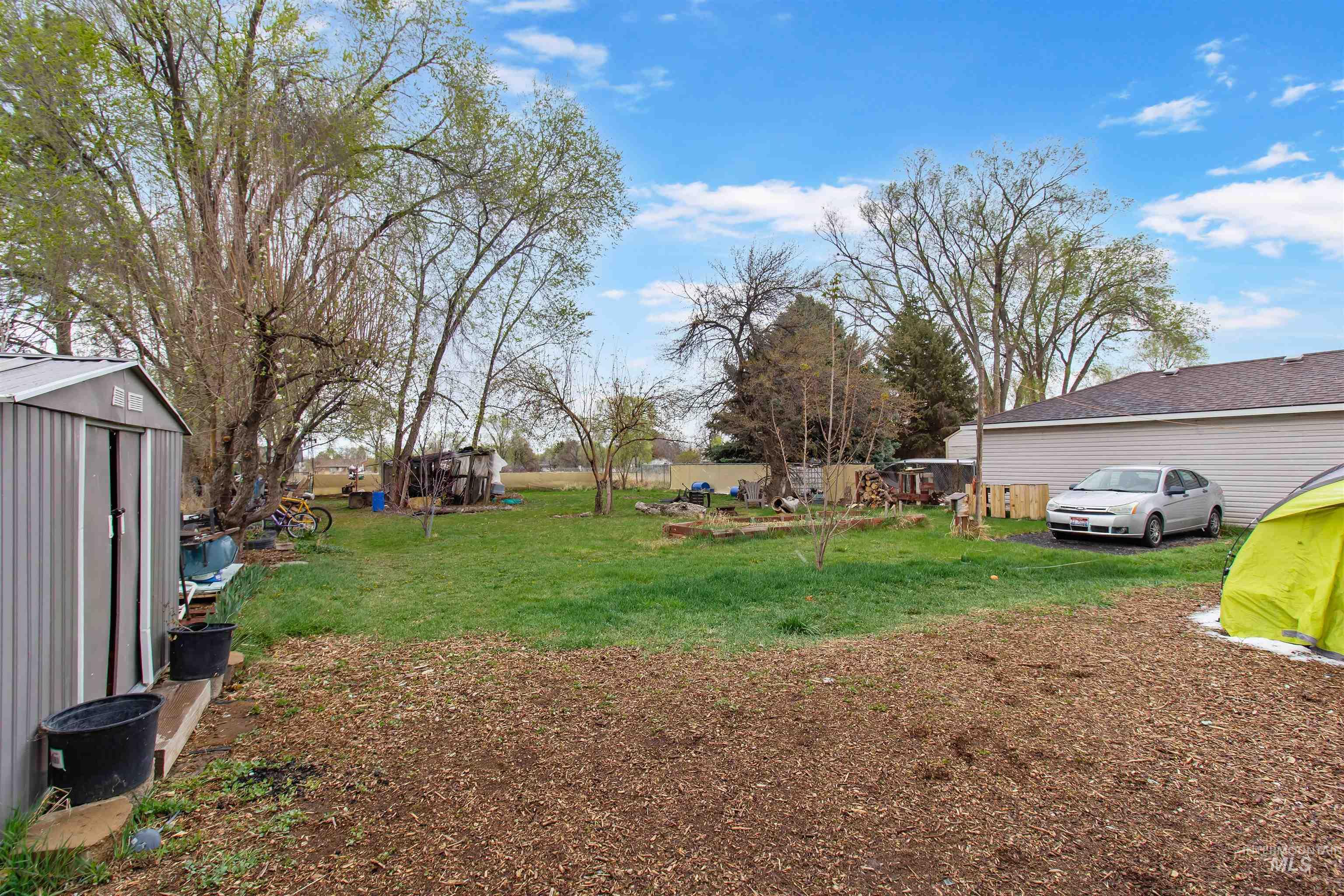 464 Heyburn Ave W, Twin Falls, Idaho 83301, 3 Bedrooms, 2 Bathrooms, Residential For Sale, Price $299,000,MLS 98980682