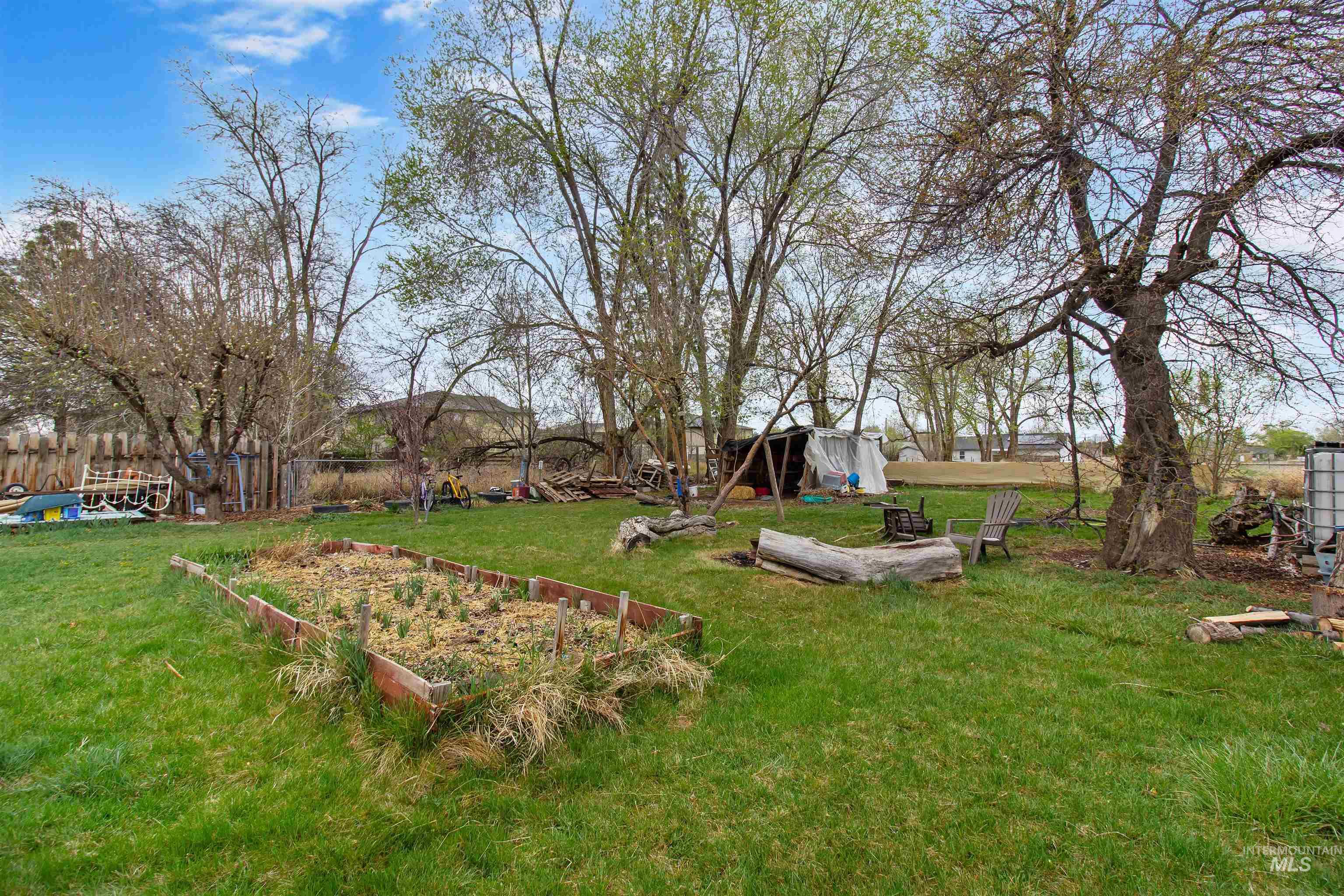 464 Heyburn Ave W, Twin Falls, Idaho 83301, 3 Bedrooms, 2 Bathrooms, Residential For Sale, Price $299,000,MLS 98980682