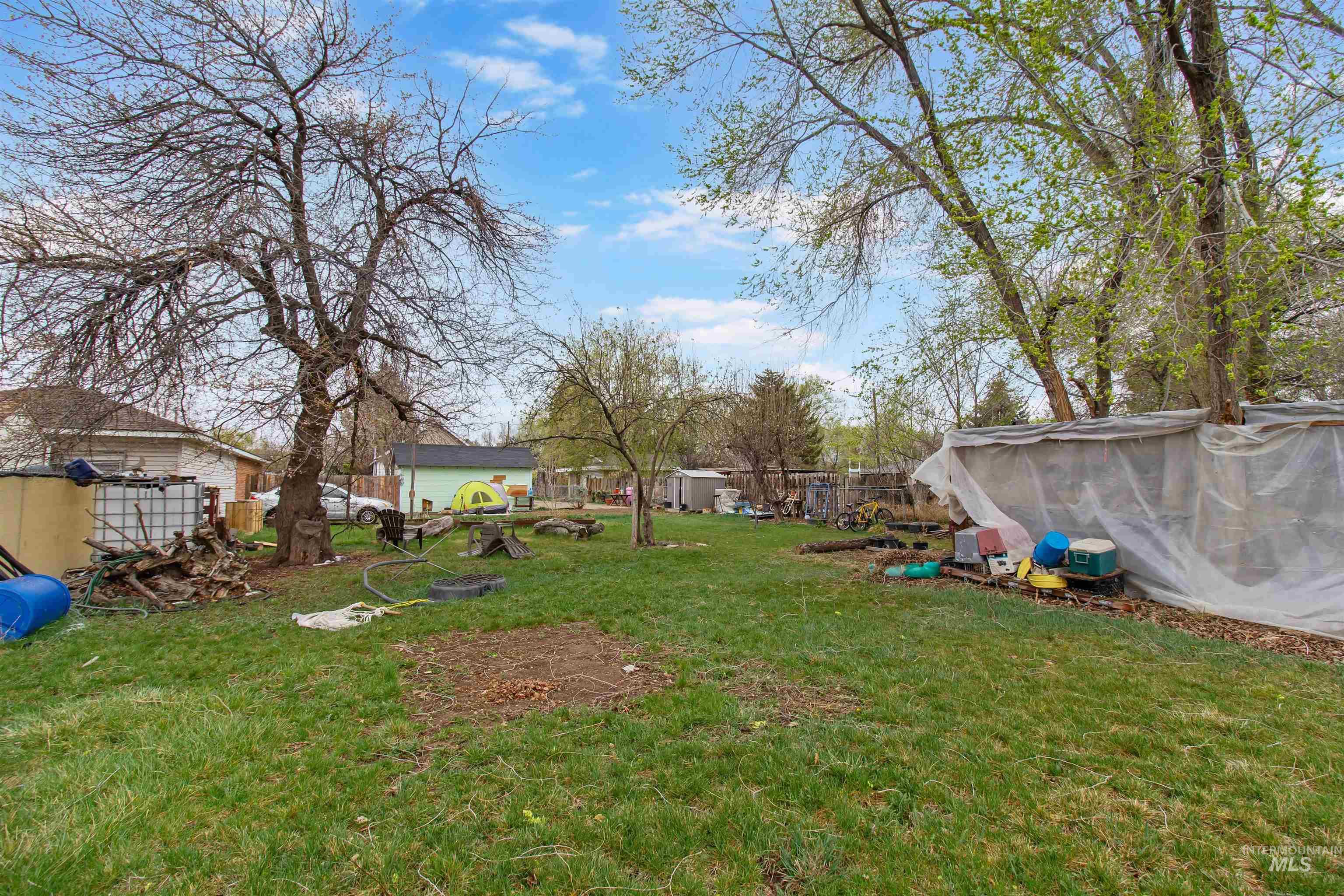 464 Heyburn Ave W, Twin Falls, Idaho 83301, 3 Bedrooms, 2 Bathrooms, Residential For Sale, Price $299,000,MLS 98980682