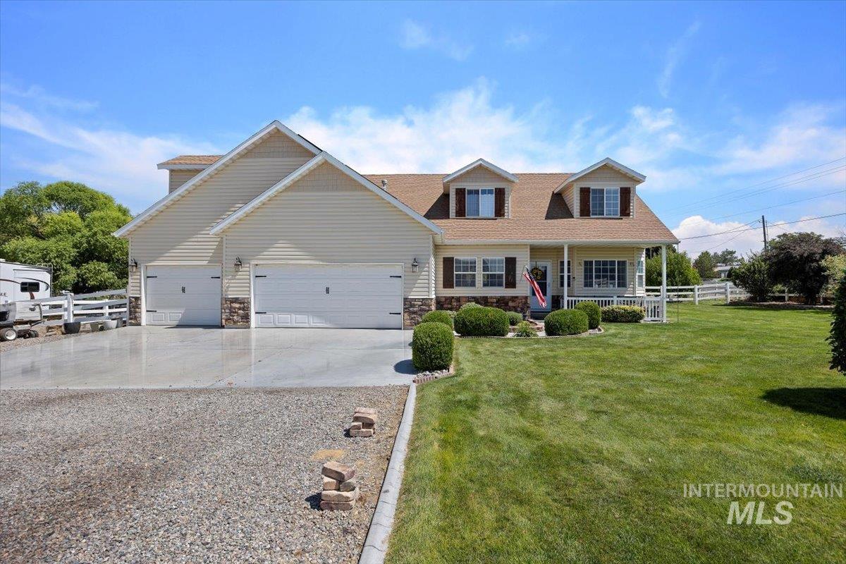 3702 N 2481 E, Twin Falls, Idaho 83301, 5 Bedrooms, 3 Bathrooms, Residential For Sale, Price $649,900,MLS 98980689