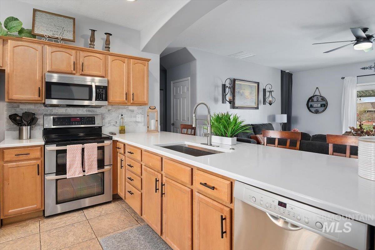 3702 N 2481 E, Twin Falls, Idaho 83301, 5 Bedrooms, 3 Bathrooms, Residential For Sale, Price $649,900,MLS 98980689