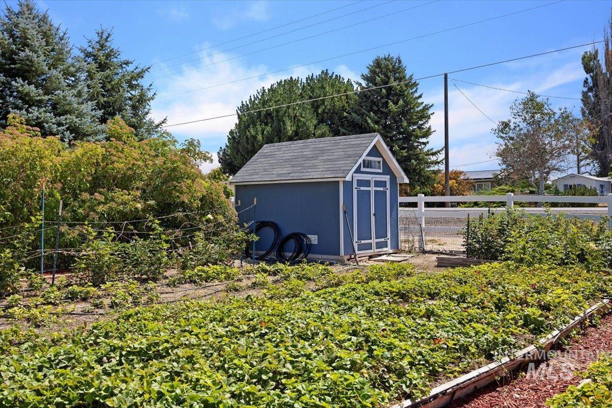 3702 N 2481 E, Twin Falls, Idaho 83301, 5 Bedrooms, 3 Bathrooms, Residential For Sale, Price $649,900,MLS 98980689