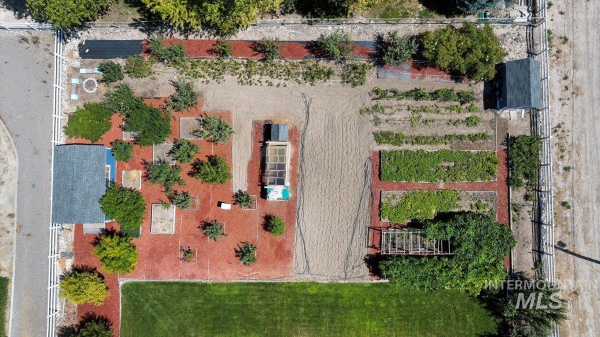 3702 N 2481 E, Twin Falls, Idaho 83301, 5 Bedrooms, 3 Bathrooms, Residential For Sale, Price $649,900,MLS 98980689