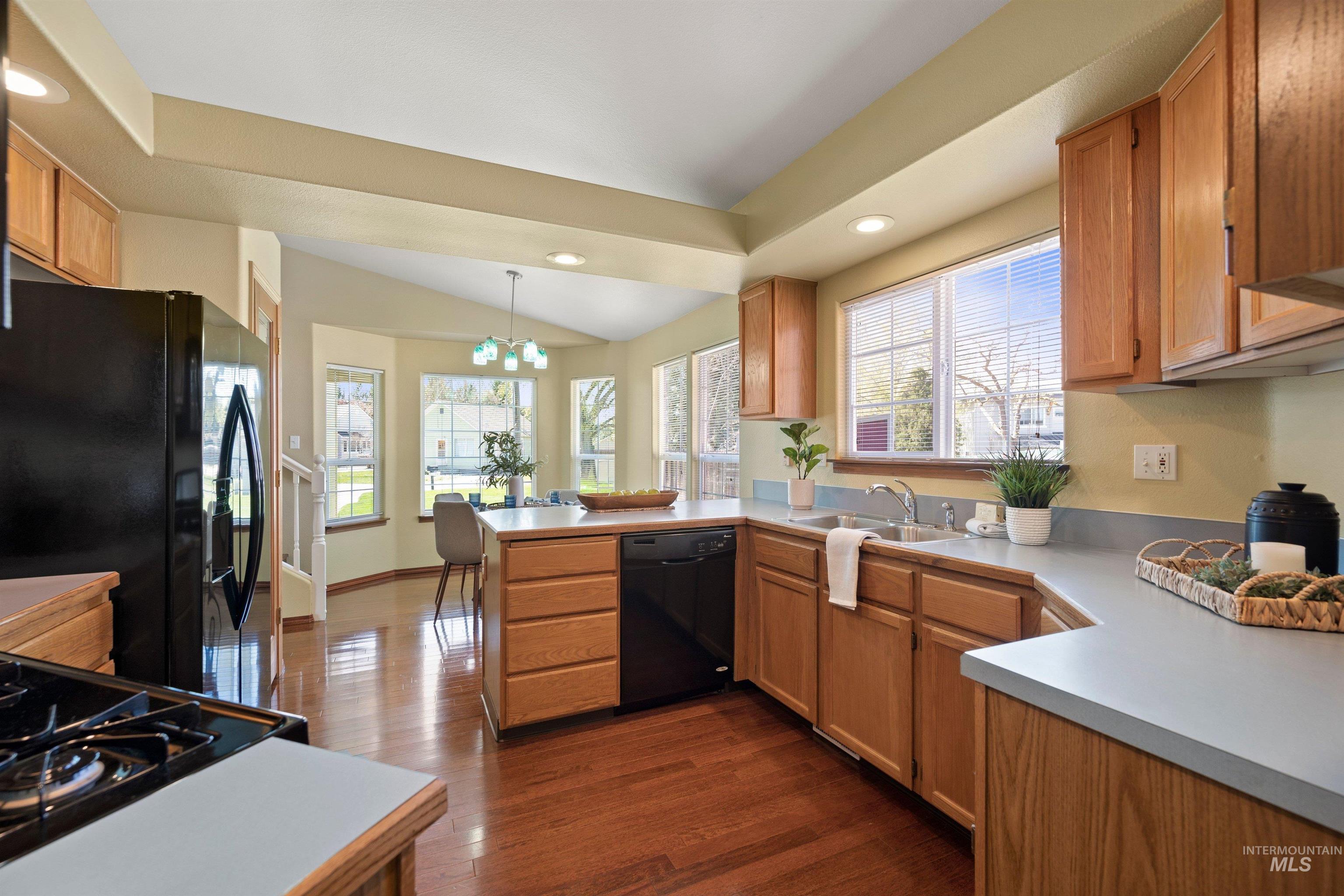 2230 S Sumac Street, Boise, Idaho 83706, 3 Bedrooms, 3 Bathrooms, Residential For Sale, Price $564,900, 98980694