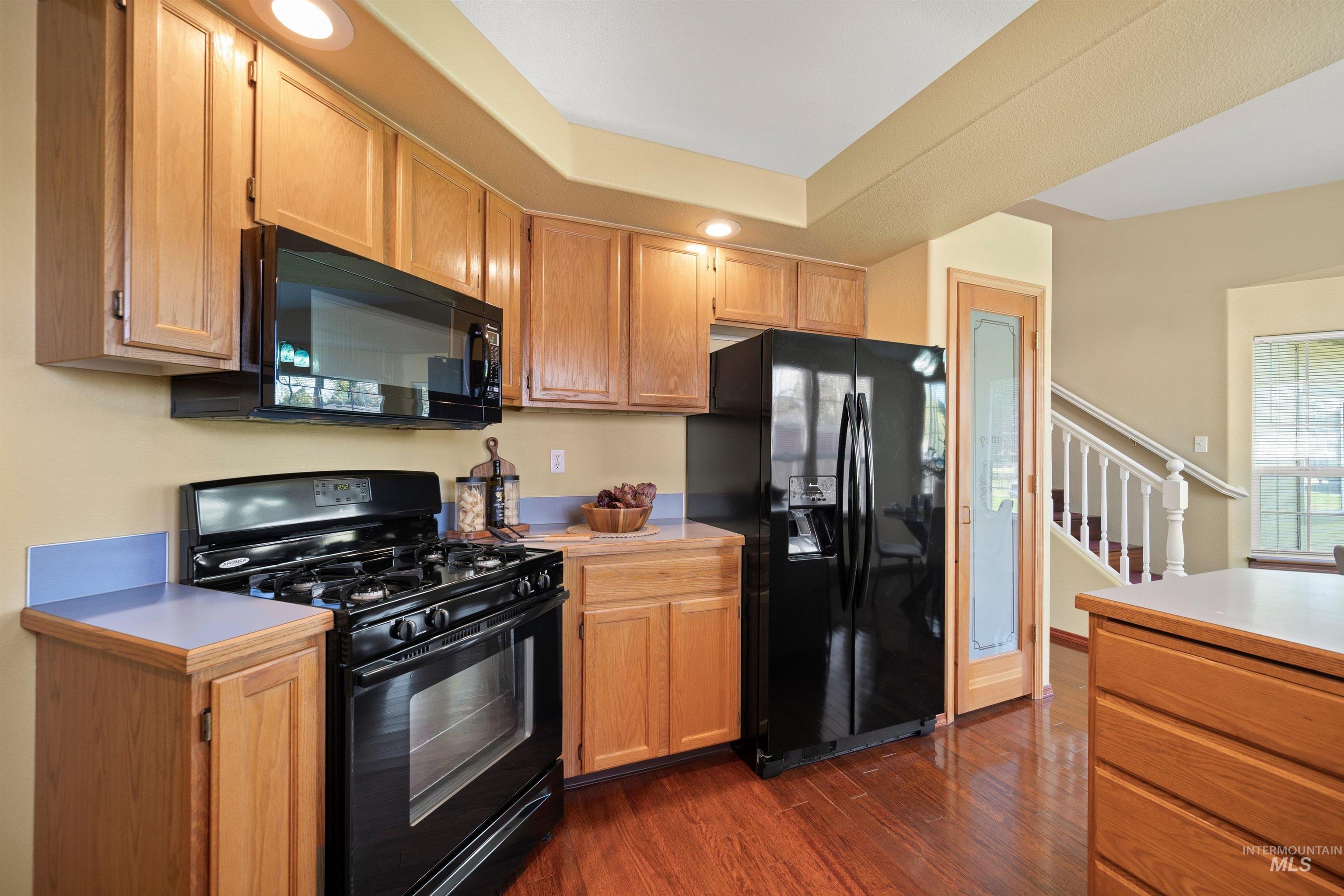 2230 S Sumac Street, Boise, Idaho 83706, 3 Bedrooms, 3 Bathrooms, Residential For Sale, Price $564,900, 98980694