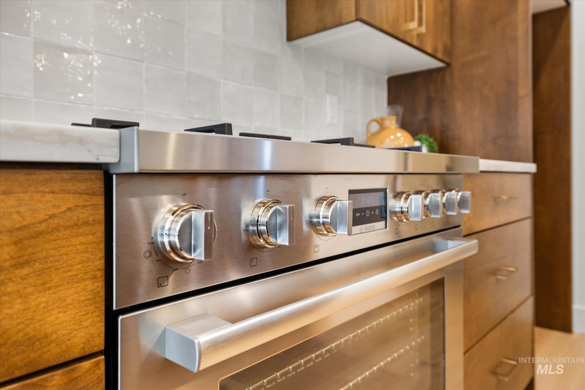 5612 W Grover St, Boise, Idaho 83705, 3 Bedrooms, 2.5 Bathrooms, Residential For Sale, Price $749,400,MLS 98980697