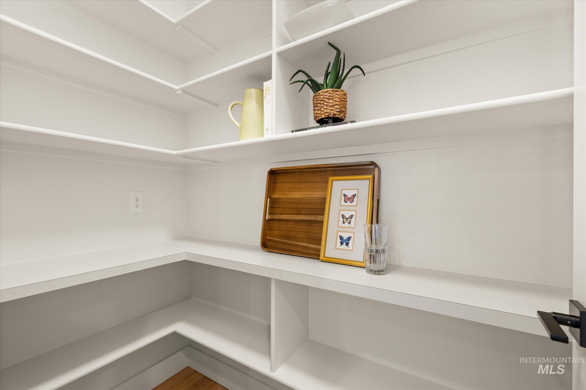 5612 W Grover St, Boise, Idaho 83705, 3 Bedrooms, 2.5 Bathrooms, Residential For Sale, Price $749,400,MLS 98980697