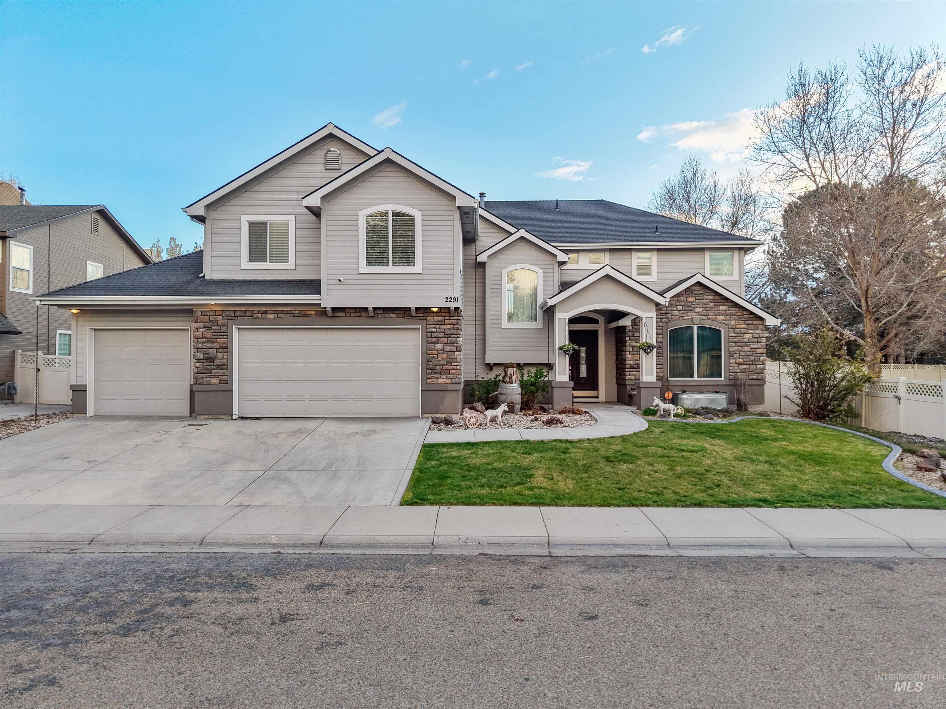 2291 W Windchime Dr, Meridian, Idaho 83642, 5 Bedrooms, 4 Bathrooms, Residential For Sale, Price $789,000,MLS 98980698