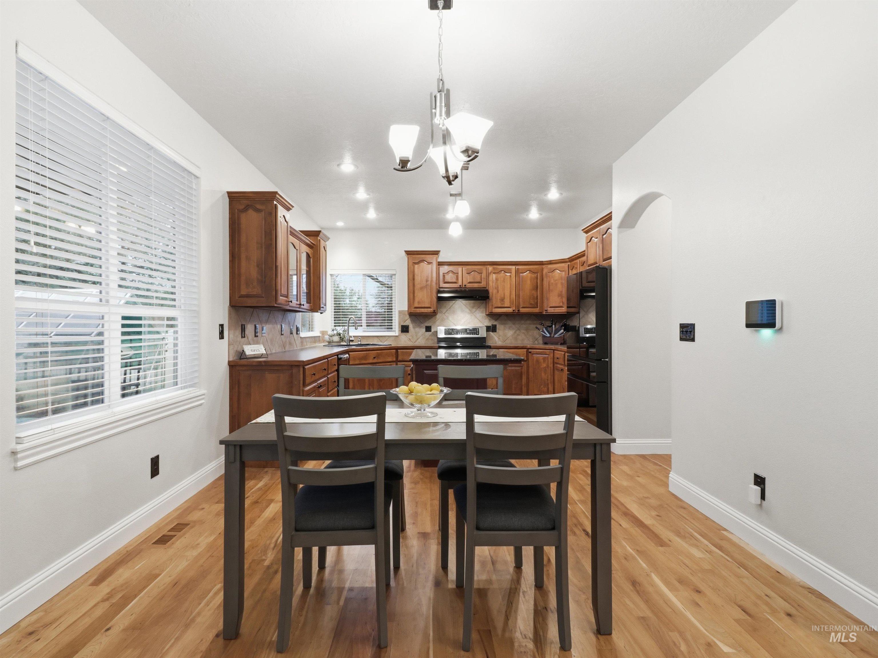 2291 W Windchime Dr, Meridian, Idaho 83642, 5 Bedrooms, 4 Bathrooms, Residential For Sale, Price $789,000,MLS 98980698