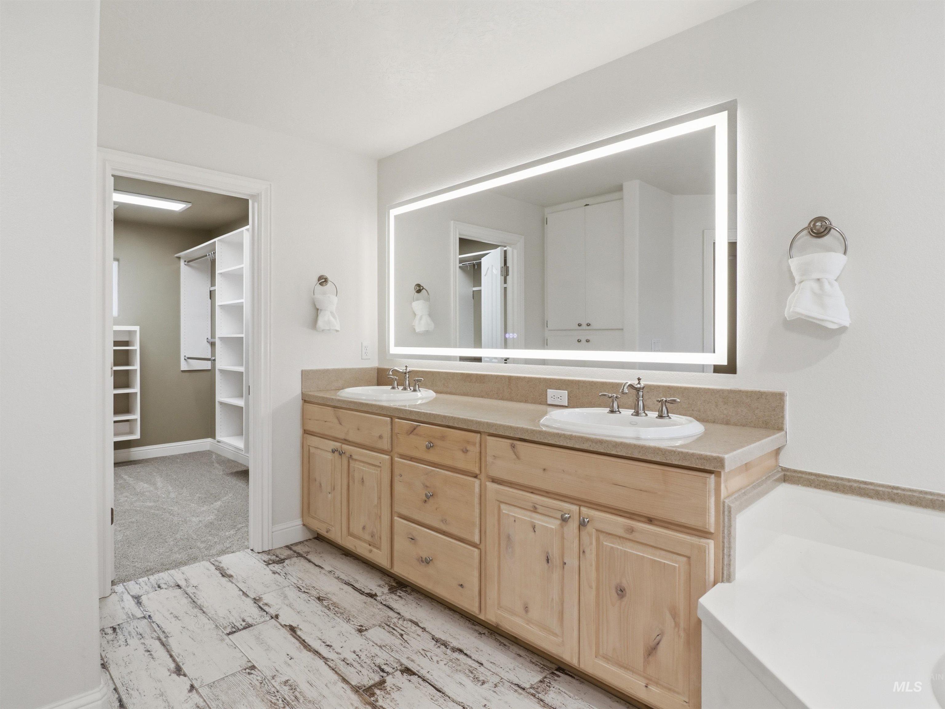 2291 W Windchime Dr, Meridian, Idaho 83642, 5 Bedrooms, 4 Bathrooms, Residential For Sale, Price $789,000,MLS 98980698