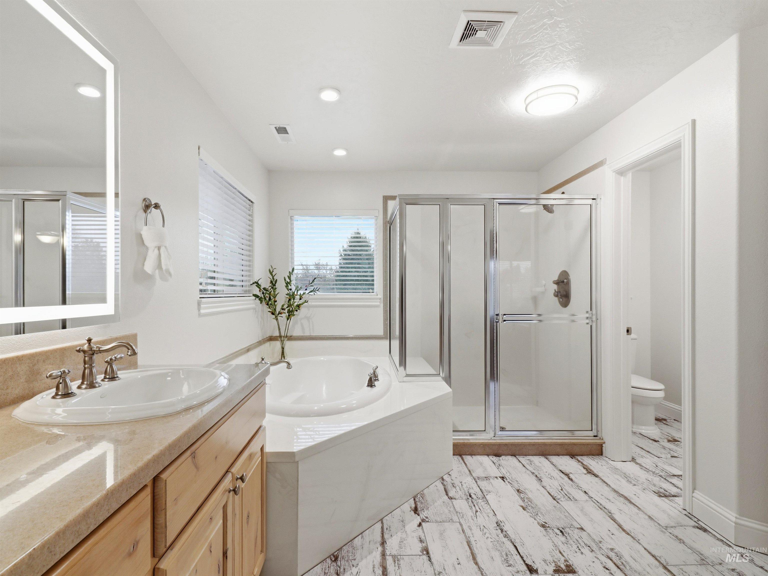 2291 W Windchime Dr, Meridian, Idaho 83642, 5 Bedrooms, 4 Bathrooms, Residential For Sale, Price $789,000,MLS 98980698