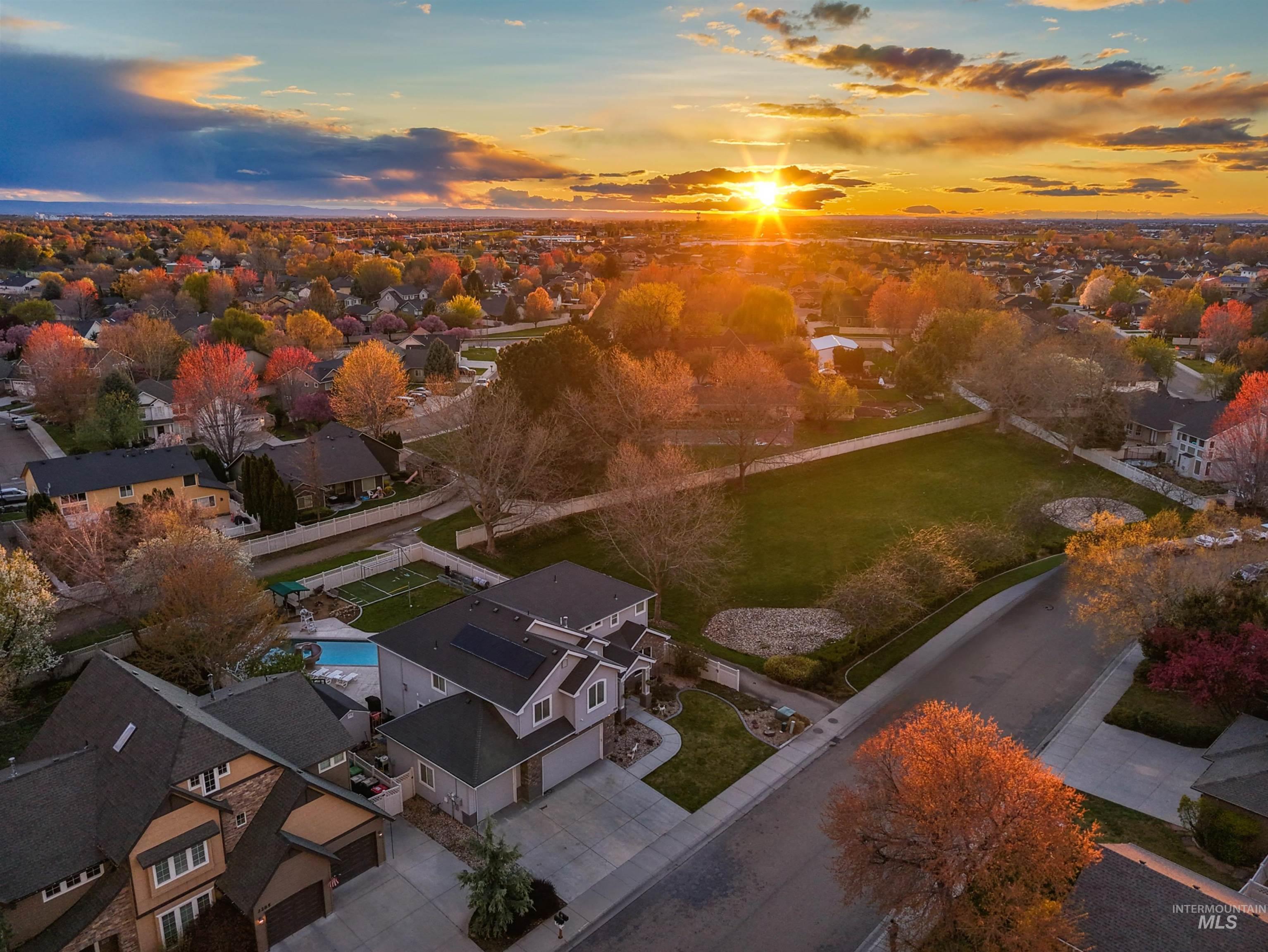 2291 W Windchime Dr, Meridian, Idaho 83642, 5 Bedrooms, 4 Bathrooms, Residential For Sale, Price $789,000,MLS 98980698