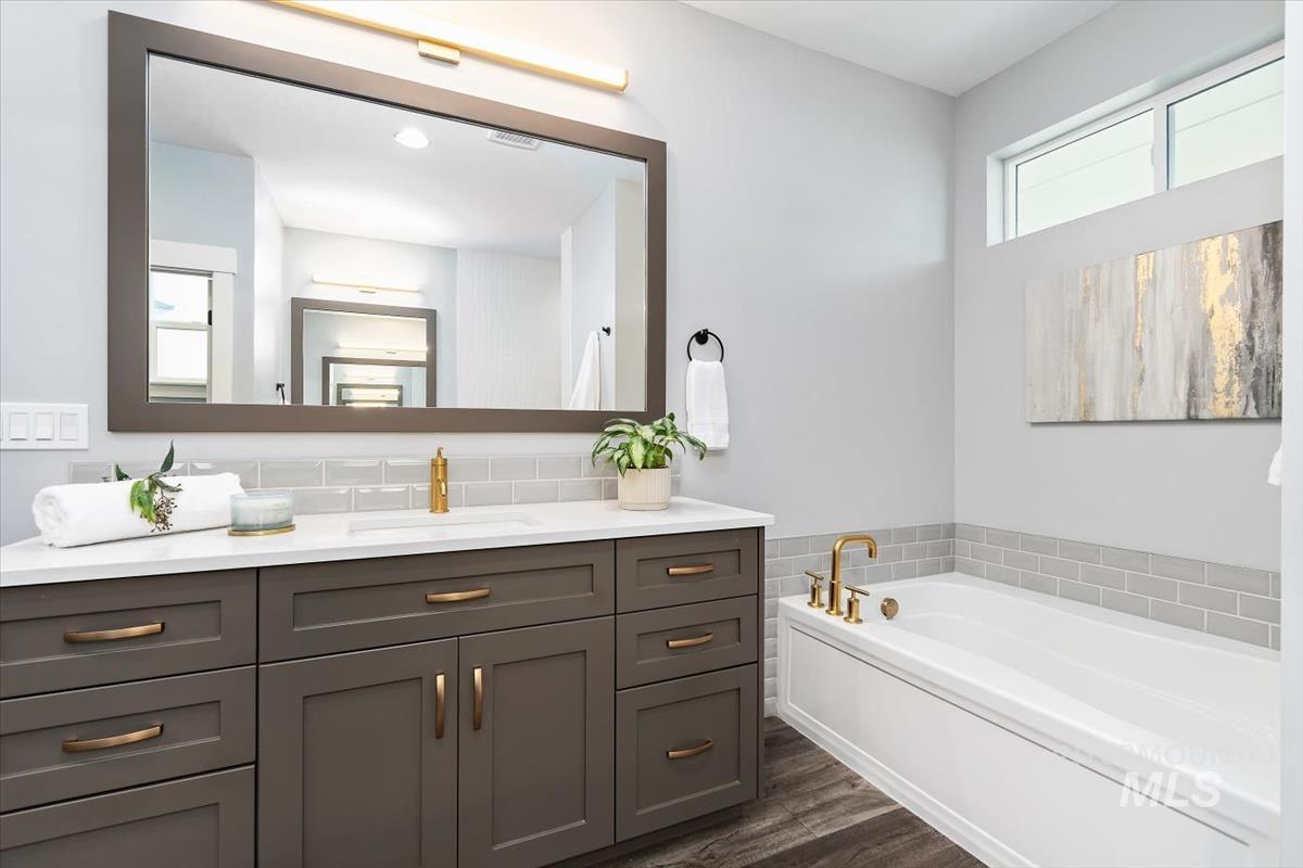 17628 N Pass City Pl, Nampa, Idaho 83687, 4 Bedrooms, 2.5 Bathrooms, Residential For Sale, Price $879,000,MLS 98980704